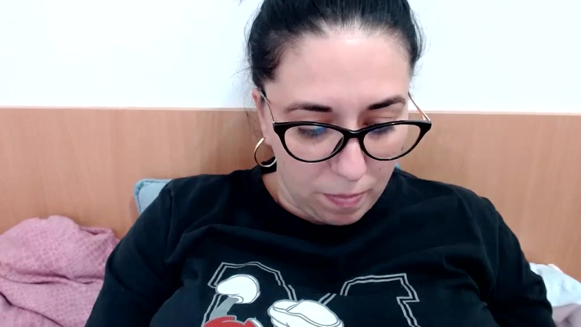 Gallery image thumbnail from Aliceblack24's myfreecams stream on, 09/27/2023, 13:59 image 18 of 20
