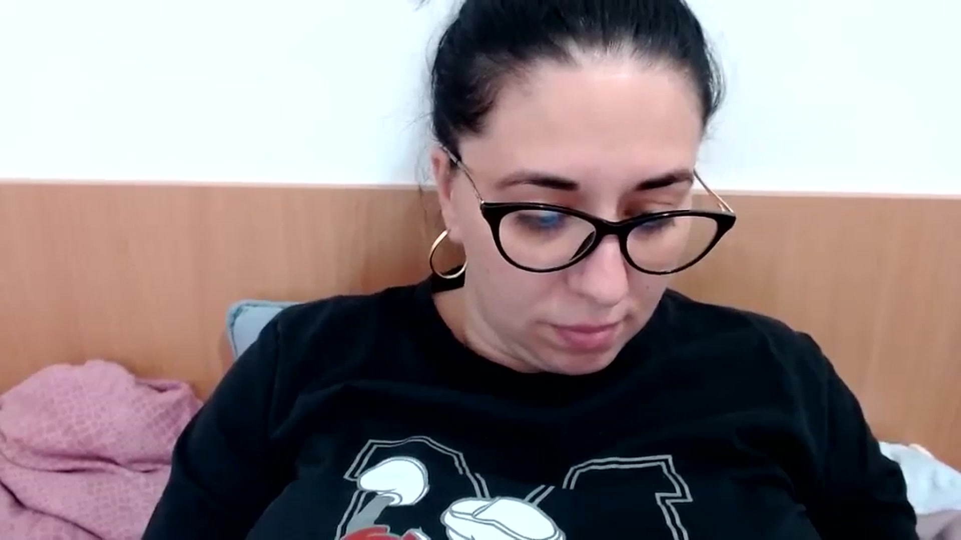 Gallery image thumbnail from Aliceblack24's myfreecams stream on, 09/27/2023, 13:59 image 15 of 20