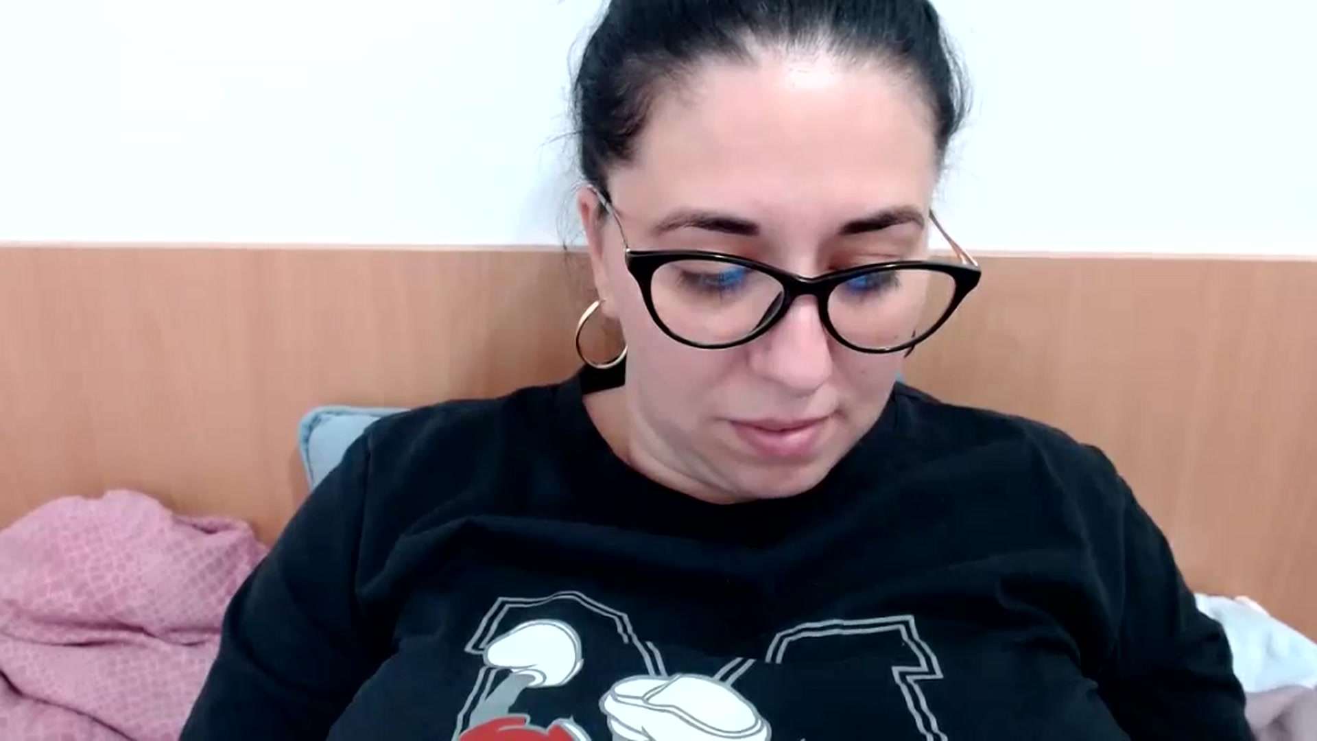 Gallery image thumbnail from Aliceblack24's myfreecams stream on, 09/27/2023, 13:59 image 19 of 20