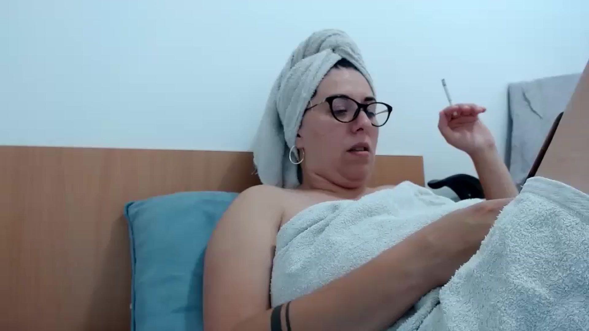 Gallery image thumbnail from Aliceblack24's myfreecams stream on, 09/30/2023, 10:23 image 11 of 20