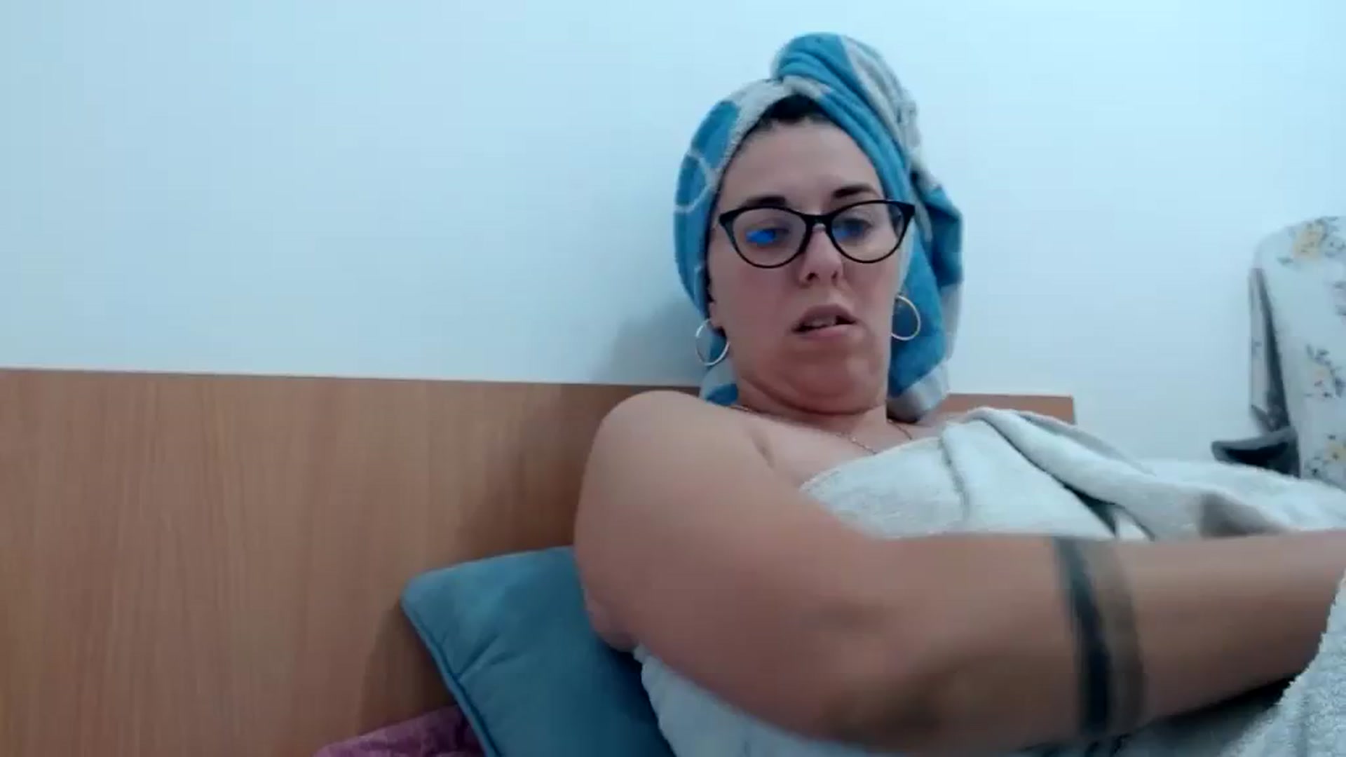 Gallery image thumbnail from Aliceblack24's myfreecams stream on, 10/10/2023, 11:10 image 1 of 20