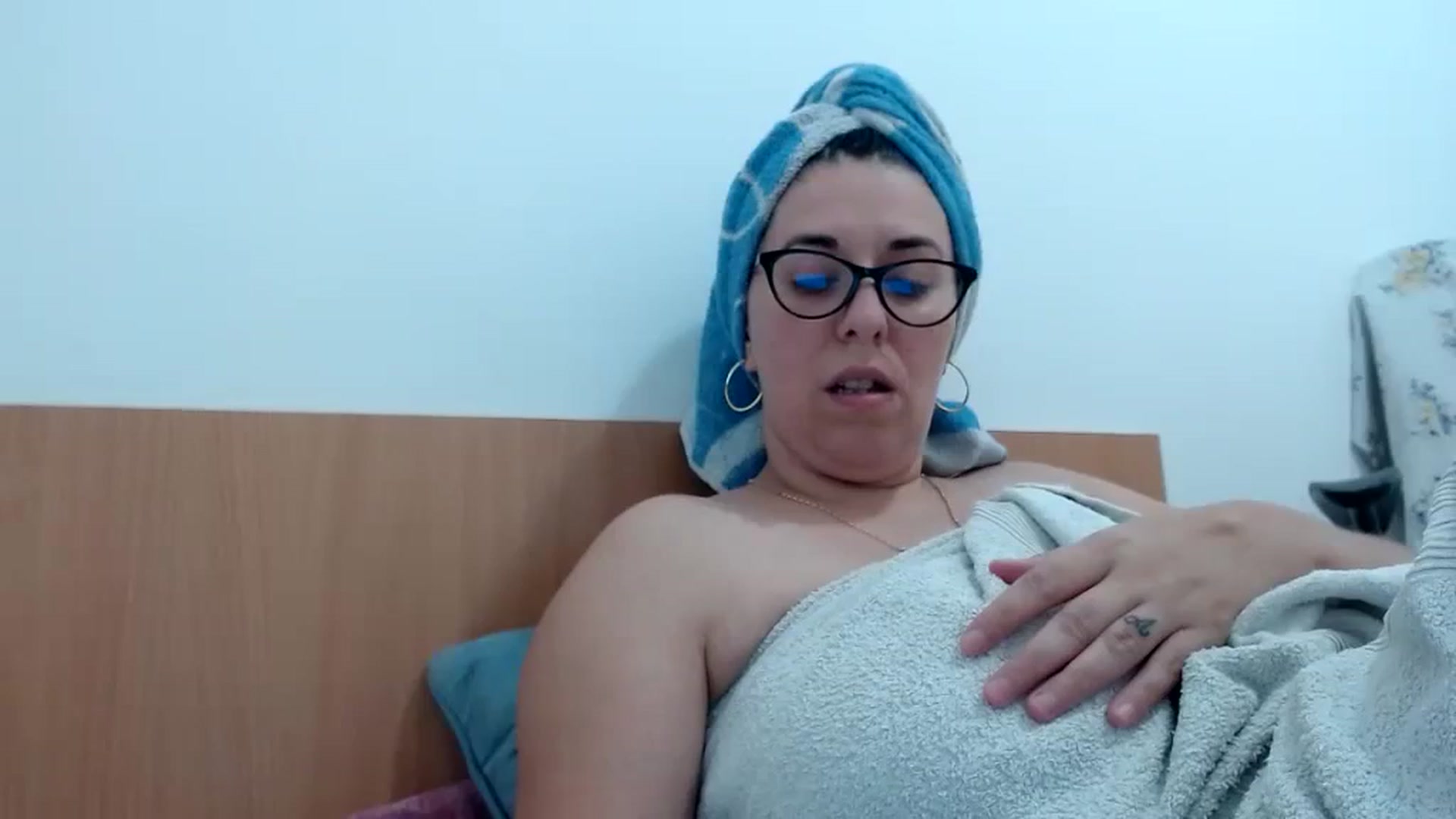 Gallery image thumbnail from Aliceblack24's myfreecams stream on, 10/10/2023, 11:10 image 2 of 20