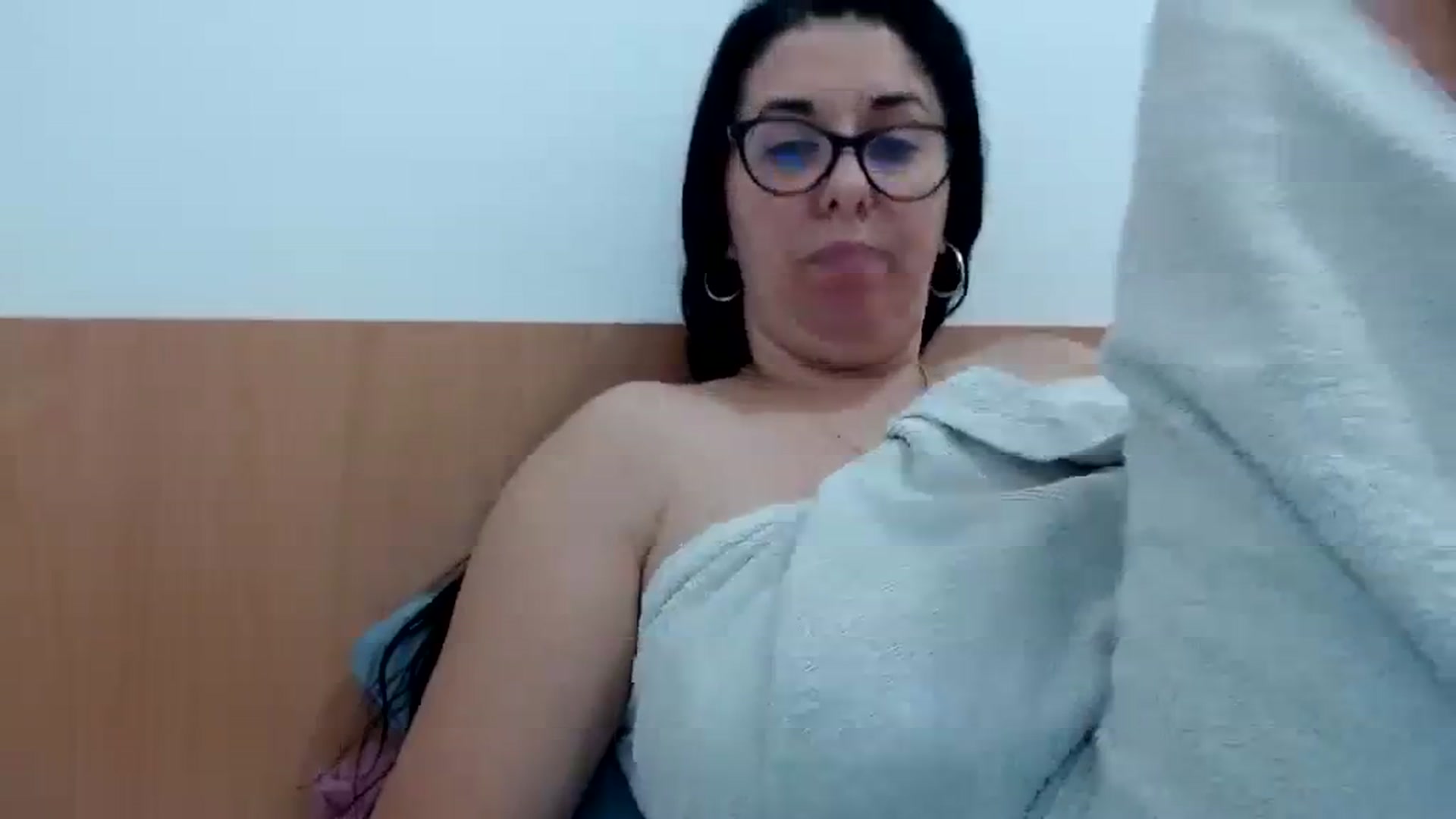 Gallery image thumbnail from Aliceblack24's myfreecams stream on, 10/10/2023, 11:32 image 9 of 20