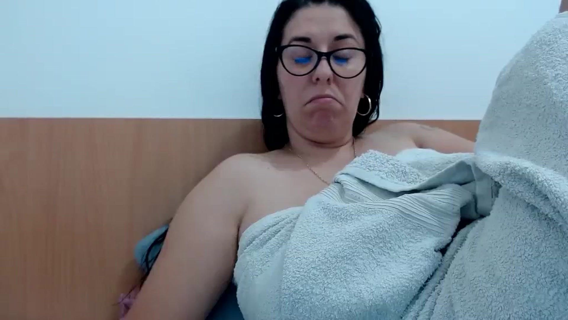 Gallery image thumbnail from Aliceblack24's myfreecams stream on, 10/10/2023, 11:32 image 11 of 20