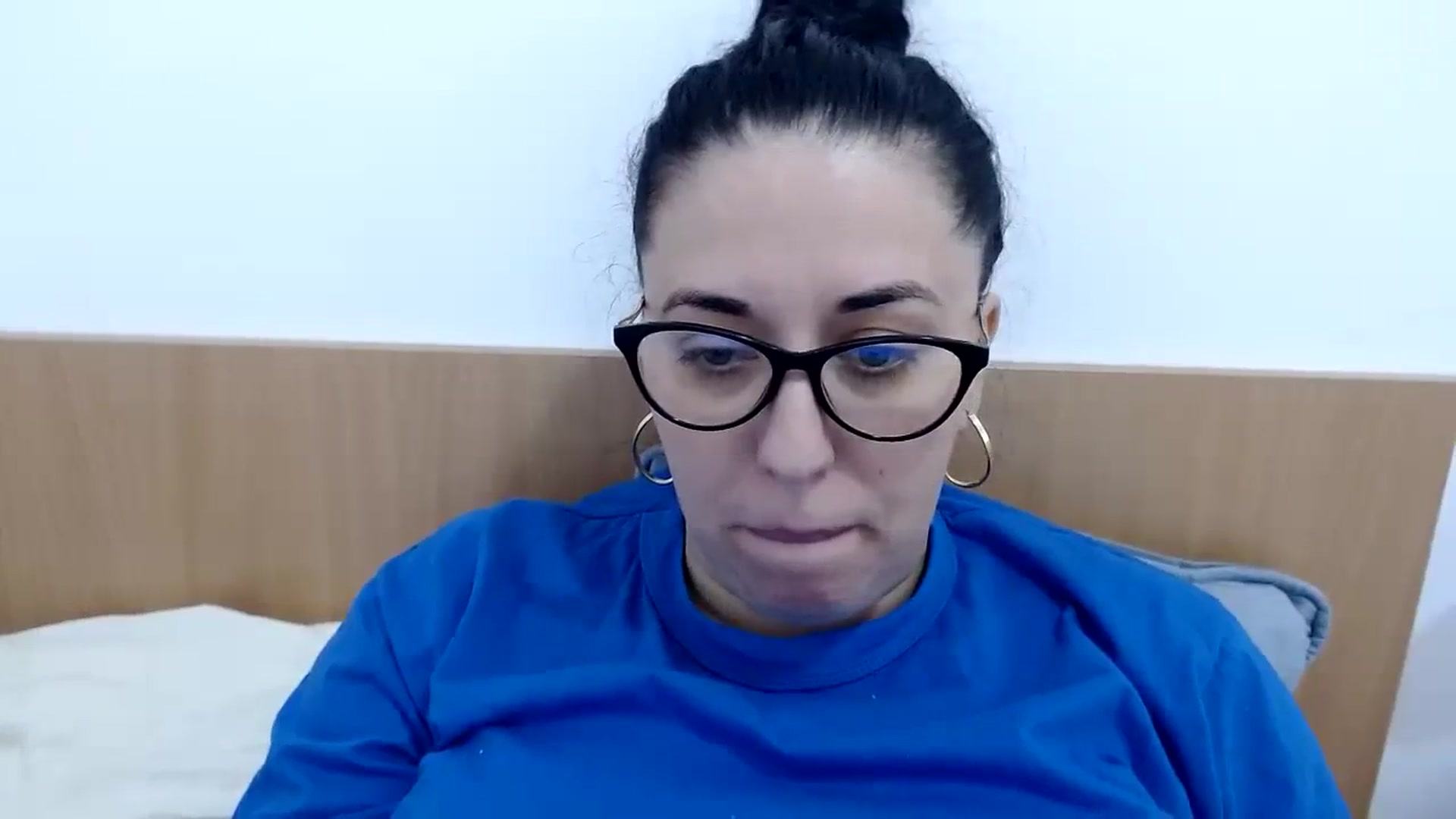 Gallery image thumbnail from Aliceblack24's myfreecams stream on, 10/11/2023, 13:15 image 19 of 20