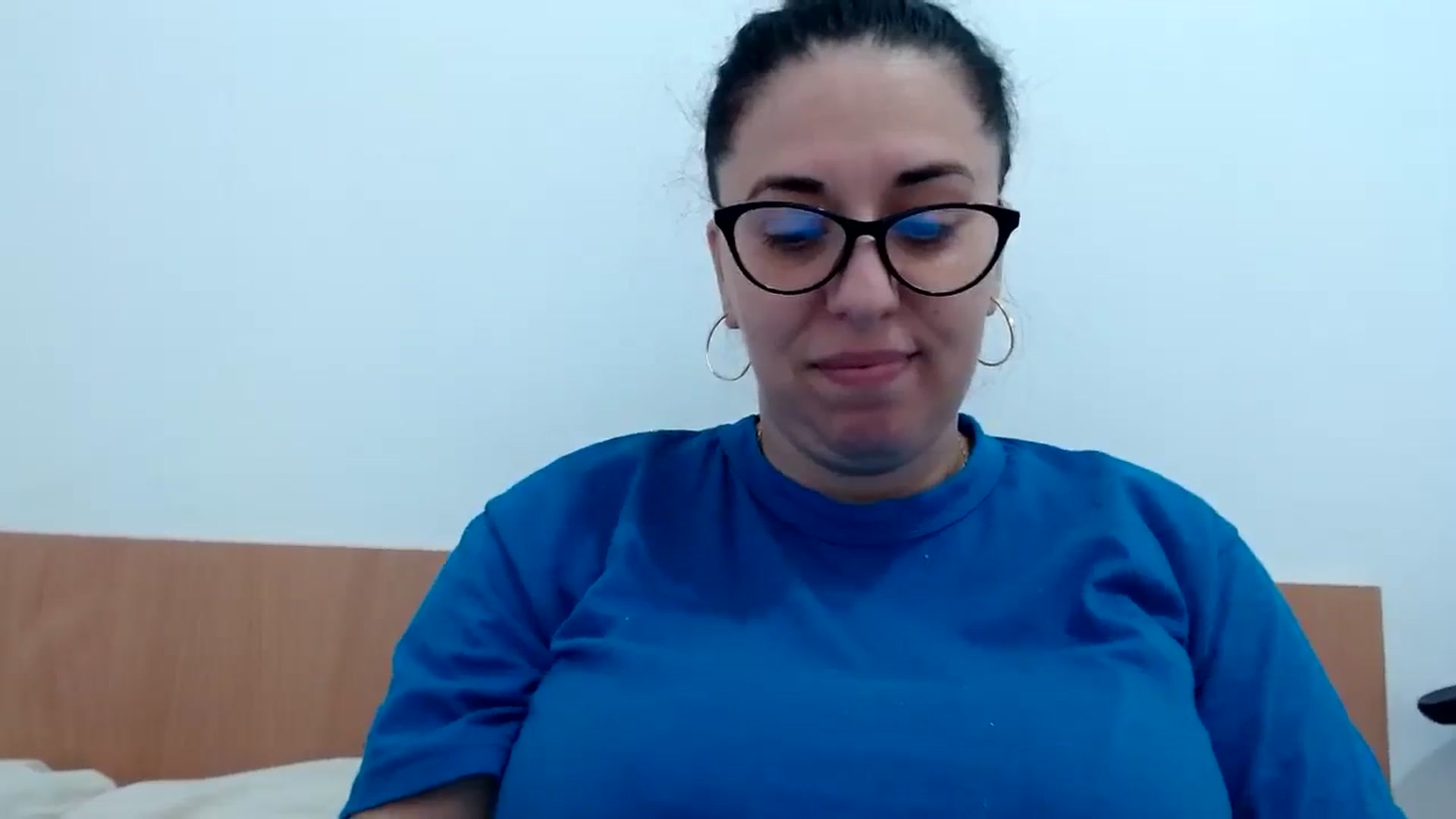 Gallery image thumbnail from Aliceblack24's myfreecams stream on, 10/11/2023, 13:15 image 4 of 20