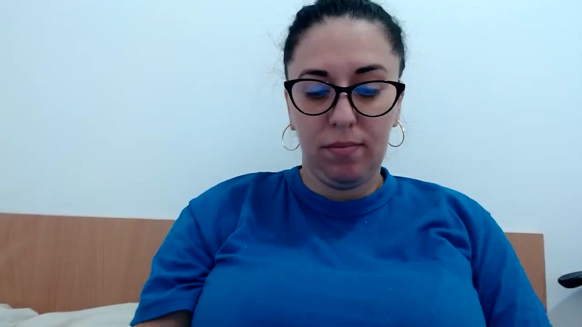 Gallery image thumbnail from Aliceblack24's myfreecams stream on, 10/11/2023, 13:15 image 3 of 20