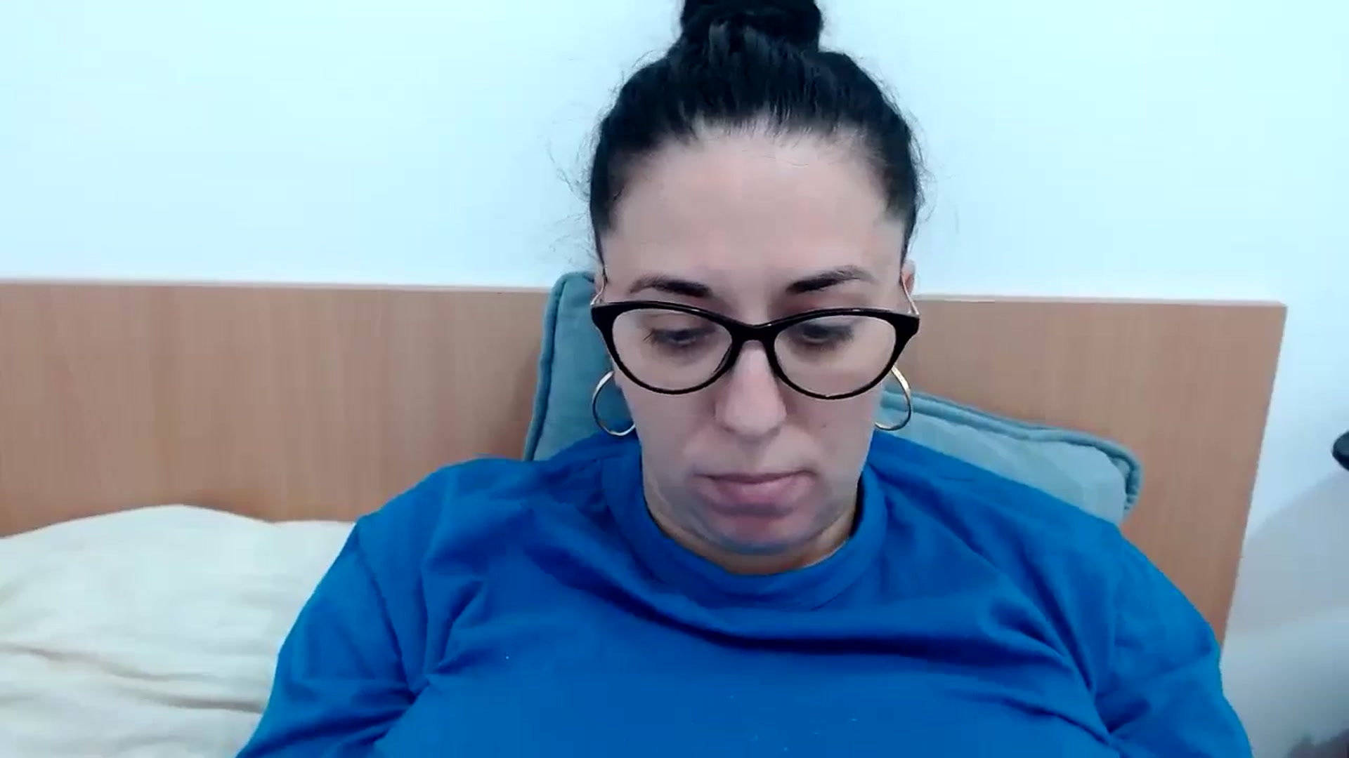 Gallery image thumbnail from Aliceblack24's myfreecams stream on, 10/11/2023, 13:15 image 15 of 20