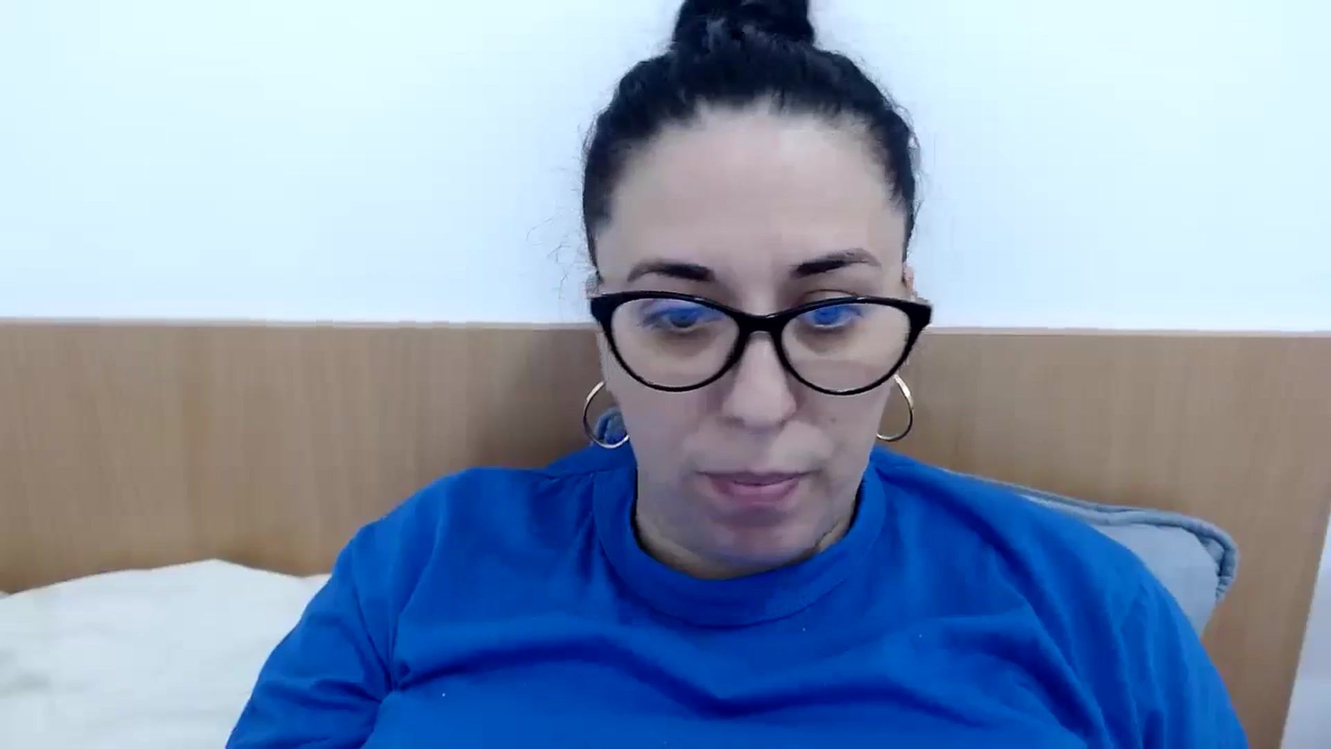 Gallery image thumbnail from Aliceblack24's myfreecams stream on, 10/11/2023, 13:15 image 20 of 20