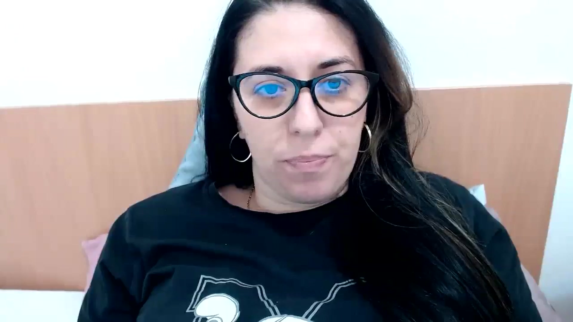 Gallery image thumbnail from Aliceblack24's myfreecams stream on, 10/19/2023, 13:49 image 15 of 20