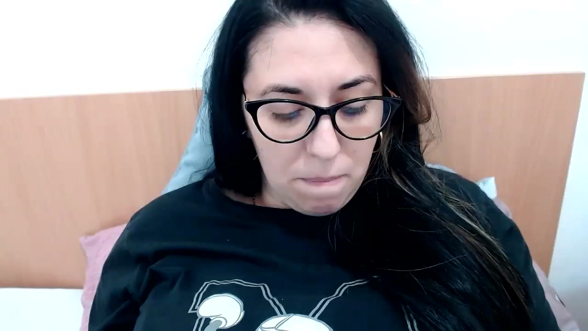 Gallery image thumbnail from Aliceblack24's myfreecams stream on, 10/19/2023, 13:49 image 18 of 20