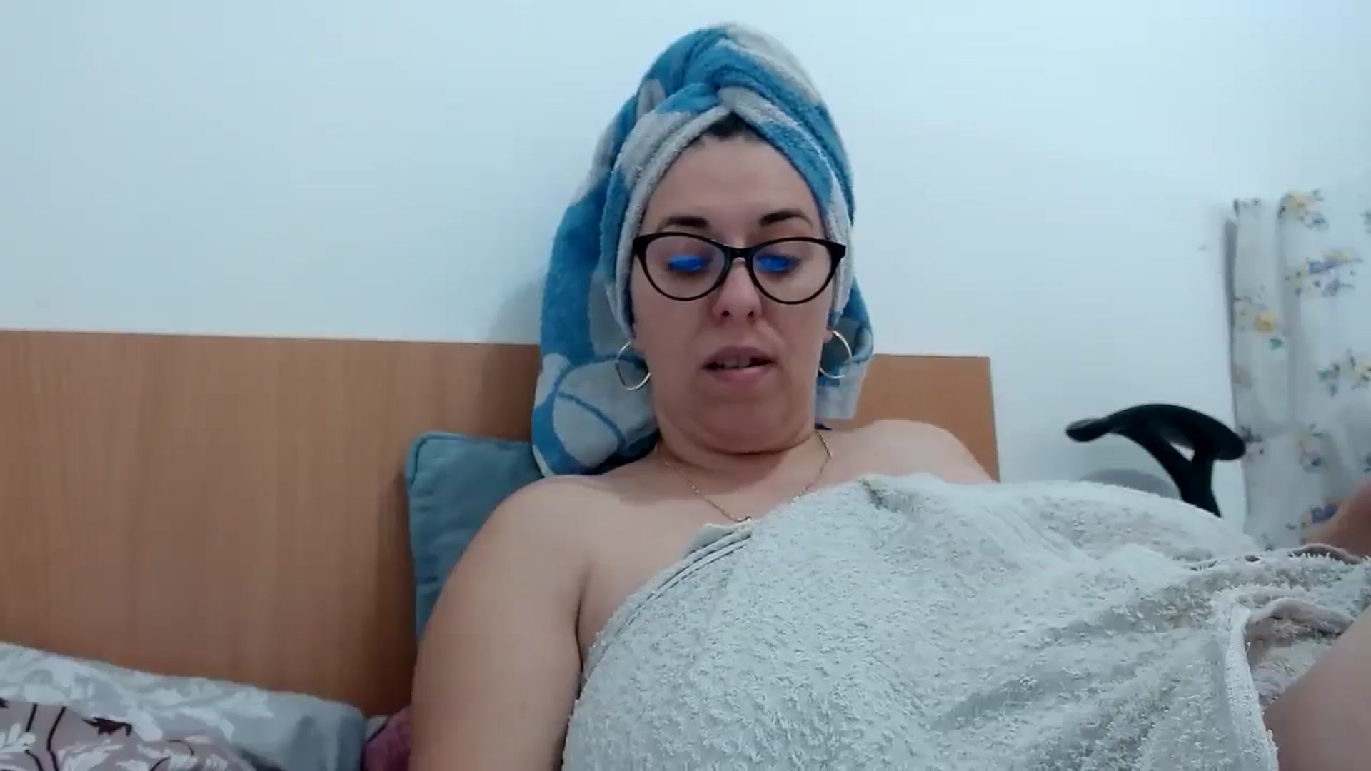 Gallery image thumbnail from Aliceblack24's myfreecams stream on, 10/23/2023, 13:00 image 10 of 20