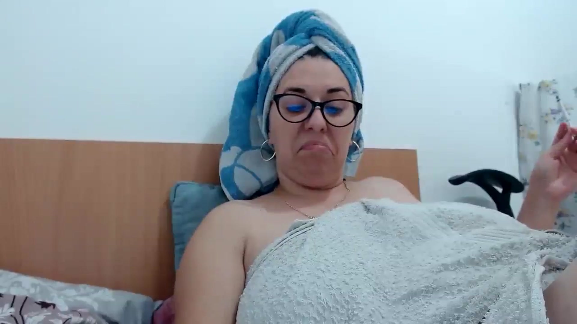 Gallery image thumbnail from Aliceblack24's myfreecams stream on, 10/23/2023, 13:00 image 13 of 20