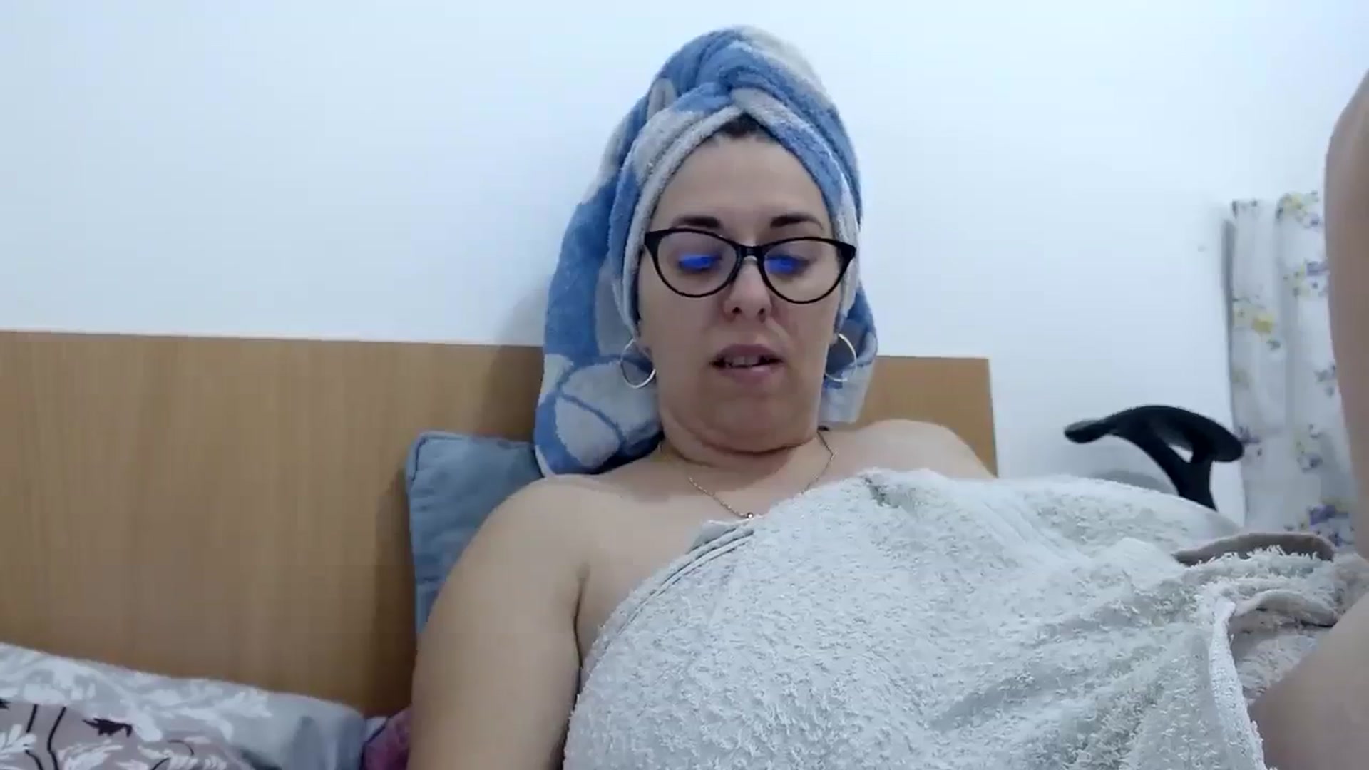 Gallery image thumbnail from Aliceblack24's myfreecams stream on, 10/23/2023, 13:00 image 9 of 20