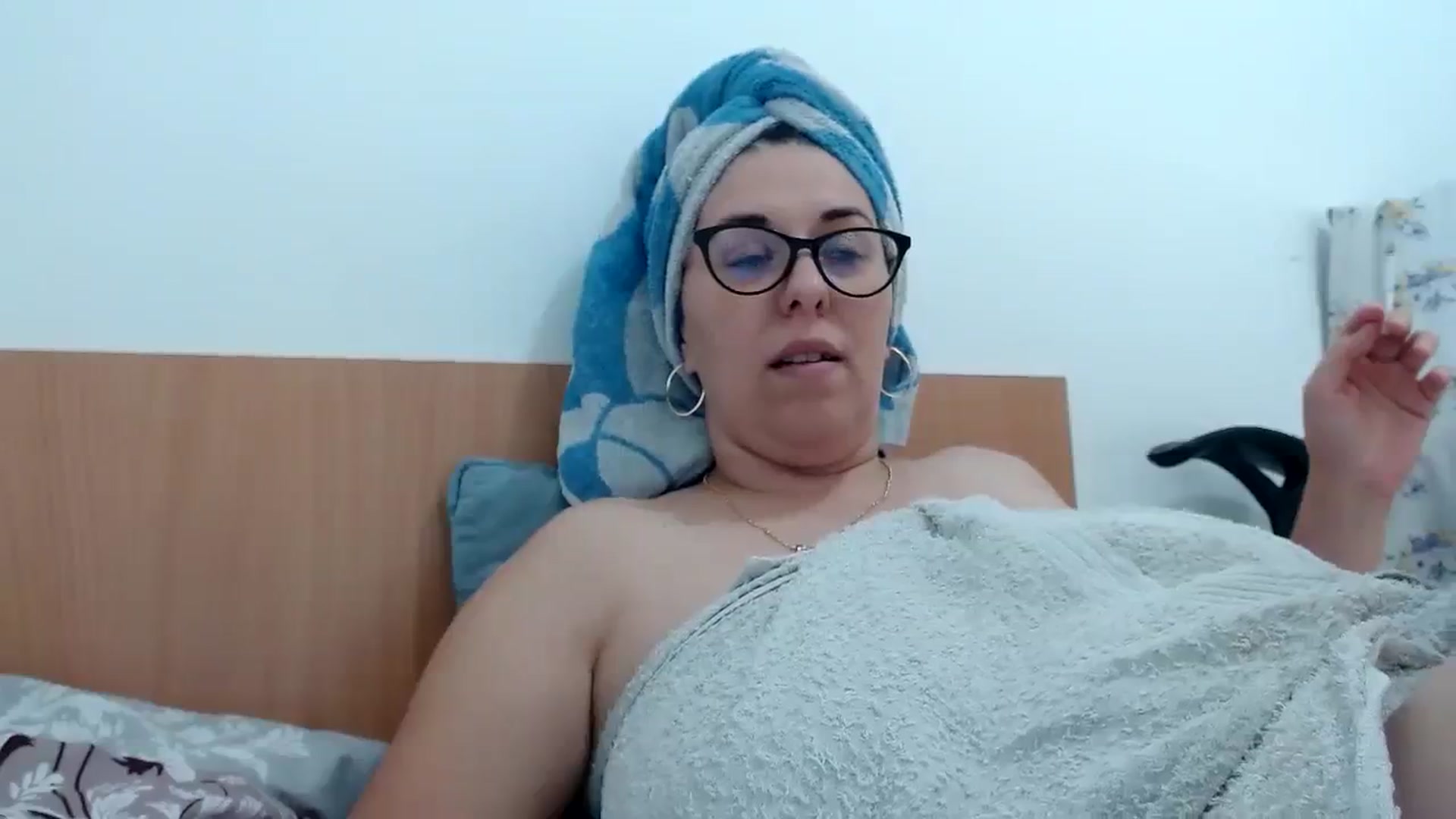Gallery image thumbnail from Aliceblack24's myfreecams stream on, 10/23/2023, 13:00 image 15 of 20