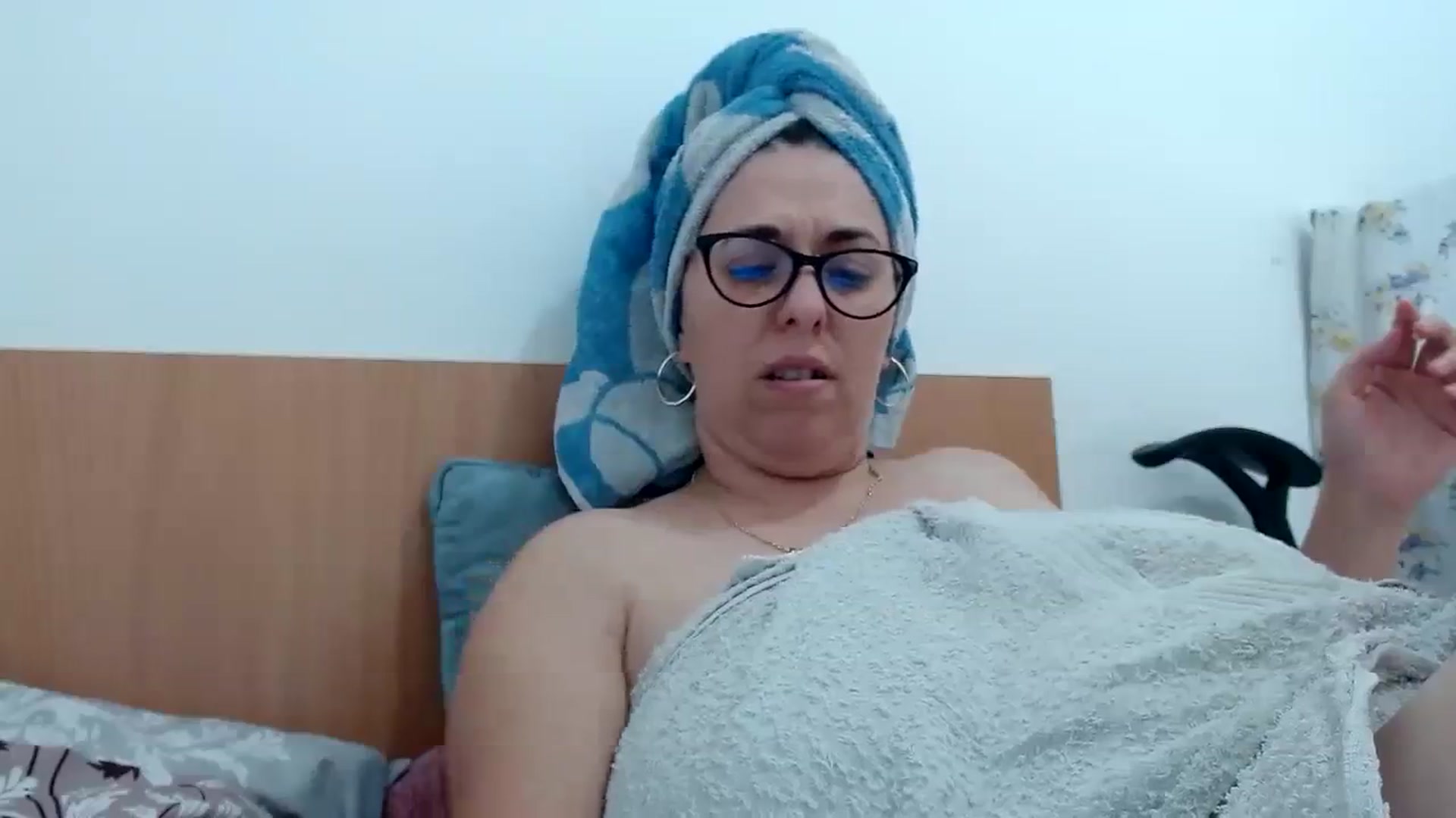 Gallery image thumbnail from Aliceblack24's myfreecams stream on, 10/23/2023, 13:00 image 14 of 20