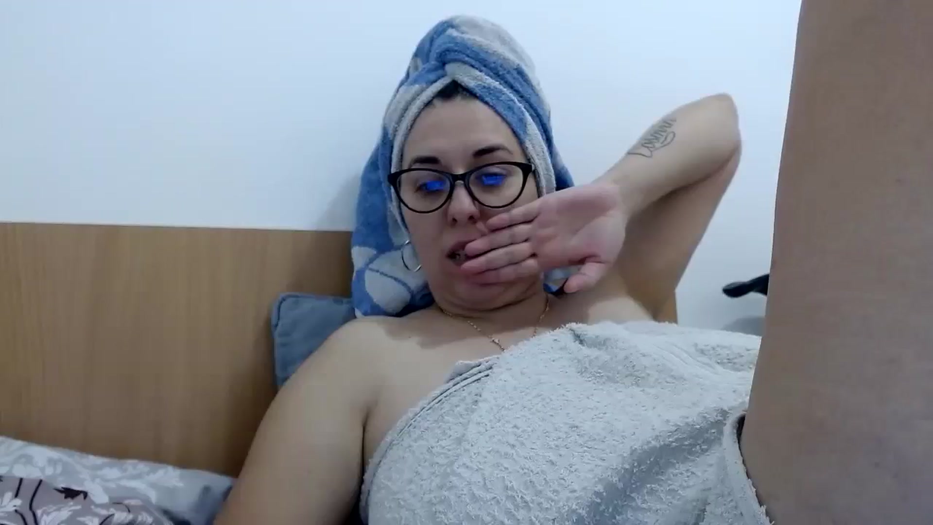 Gallery image thumbnail from Aliceblack24's myfreecams stream on, 10/23/2023, 13:00 image 6 of 20