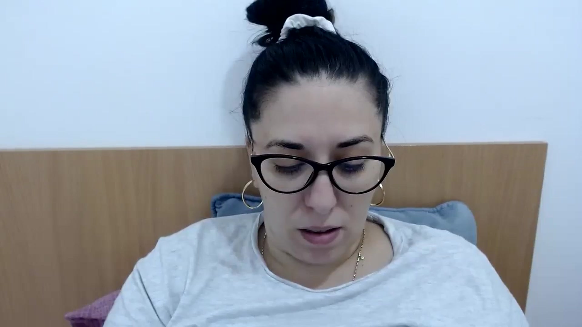 Gallery image thumbnail from Aliceblack24's myfreecams stream on, 10/24/2023, 08:20 image 8 of 20