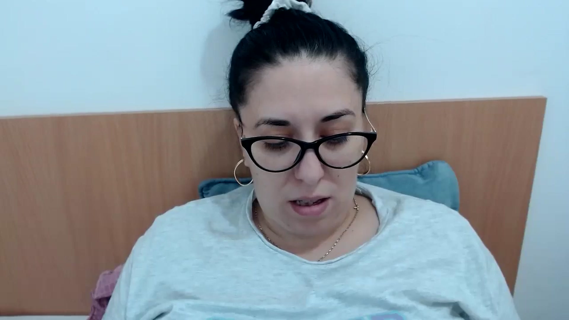 Gallery image thumbnail from Aliceblack24's myfreecams stream on, 10/24/2023, 08:47 image 13 of 20