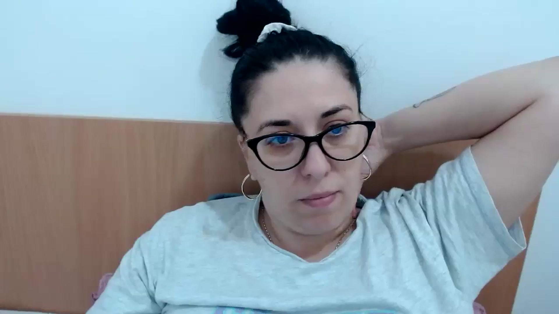 Gallery image thumbnail from Aliceblack24's myfreecams stream on, 10/24/2023, 08:47 image 10 of 20