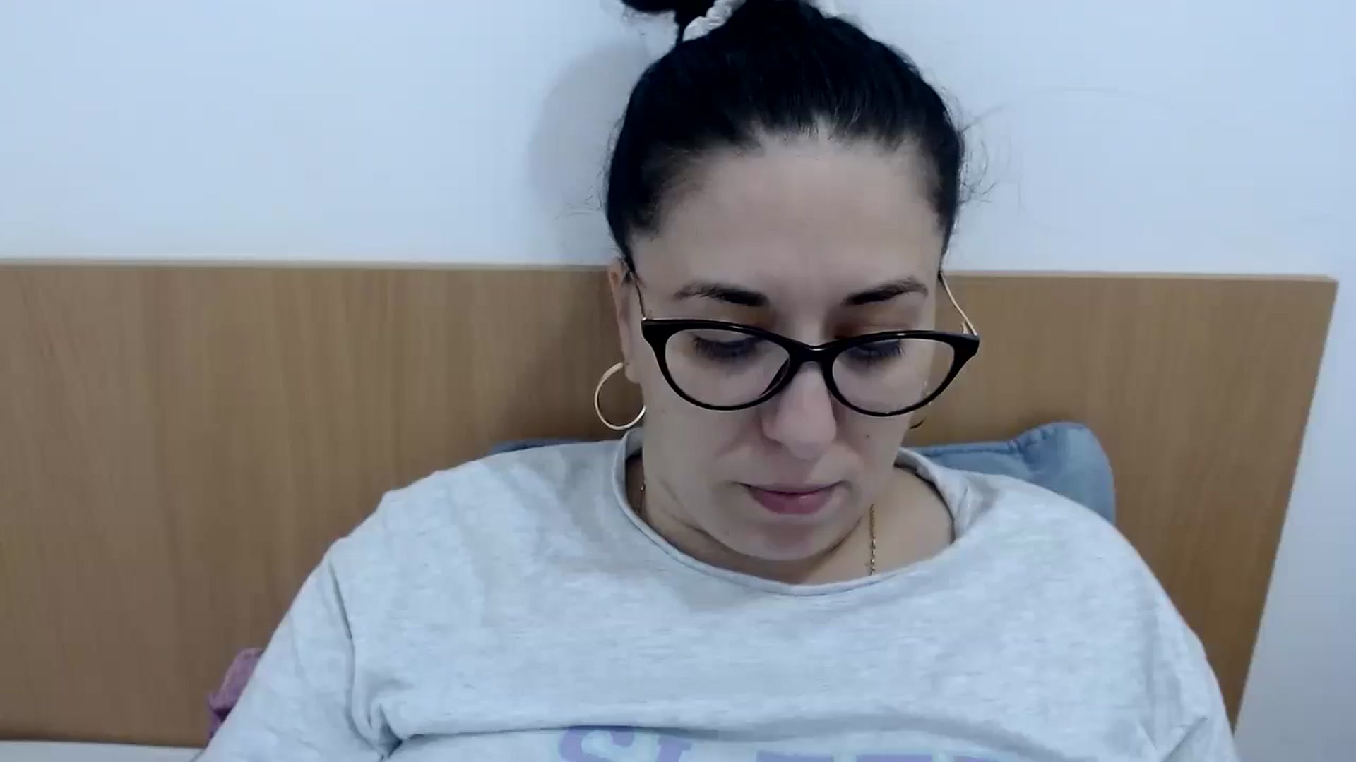 Gallery image thumbnail from Aliceblack24's myfreecams stream on, 10/24/2023, 08:47 image 4 of 20