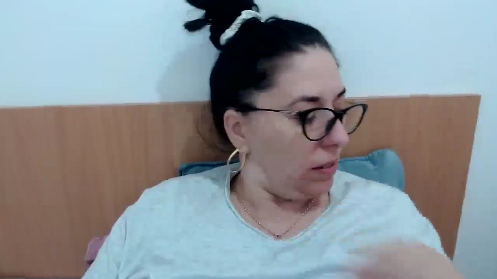 Gallery image thumbnail from Aliceblack24's myfreecams stream on, 10/24/2023, 08:47 image 12 of 20