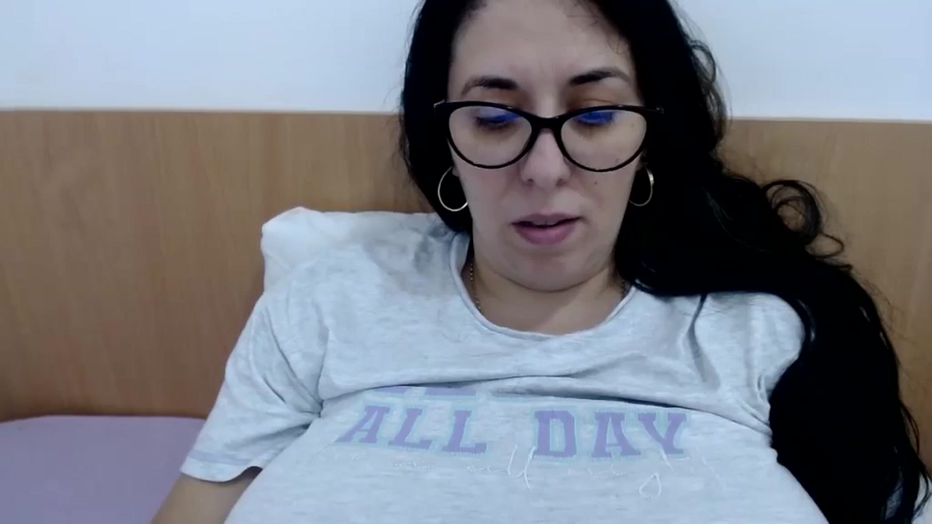 Gallery image thumbnail from Aliceblack24's myfreecams stream on, 10/25/2023, 12:00 image 16 of 20