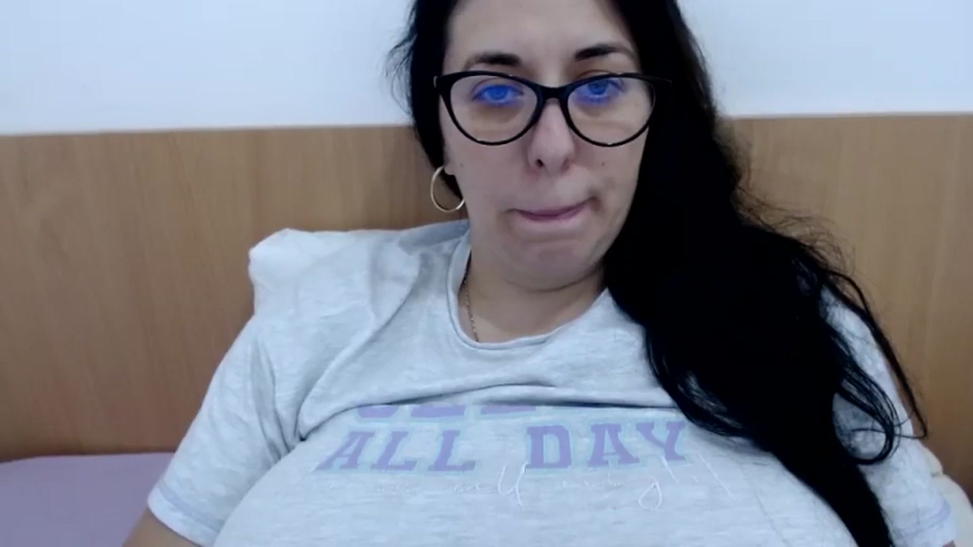 Gallery image thumbnail from Aliceblack24's myfreecams stream on, 10/25/2023, 12:00 image 13 of 20