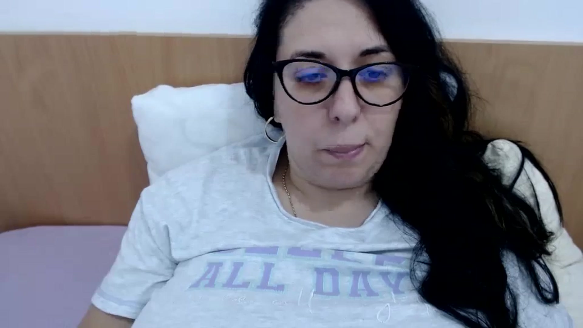 Gallery image thumbnail from Aliceblack24's myfreecams stream on, 10/25/2023, 12:00 image 3 of 20