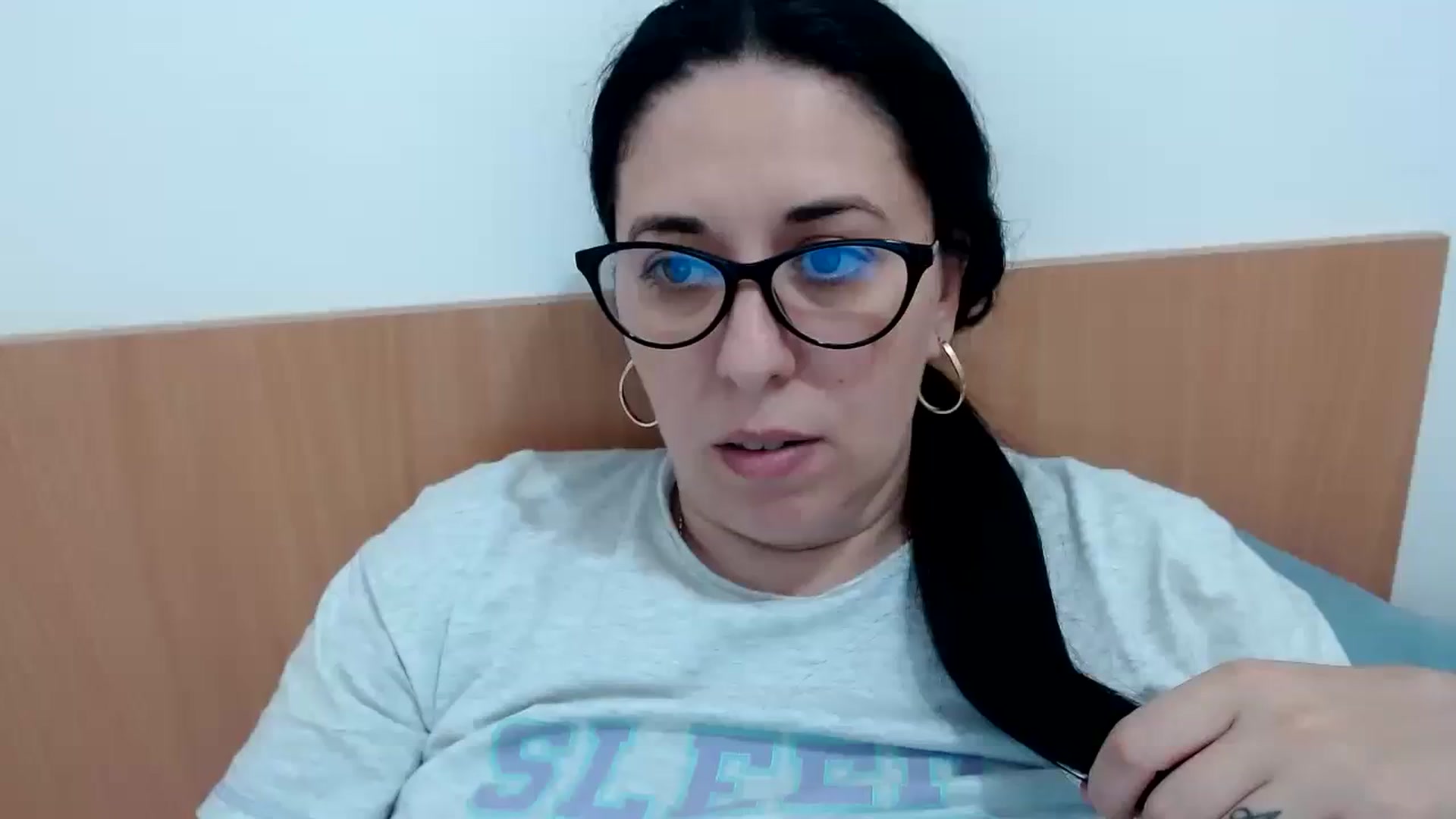 Gallery image thumbnail from Aliceblack24's myfreecams stream on, 10/27/2023, 13:19 image 6 of 20