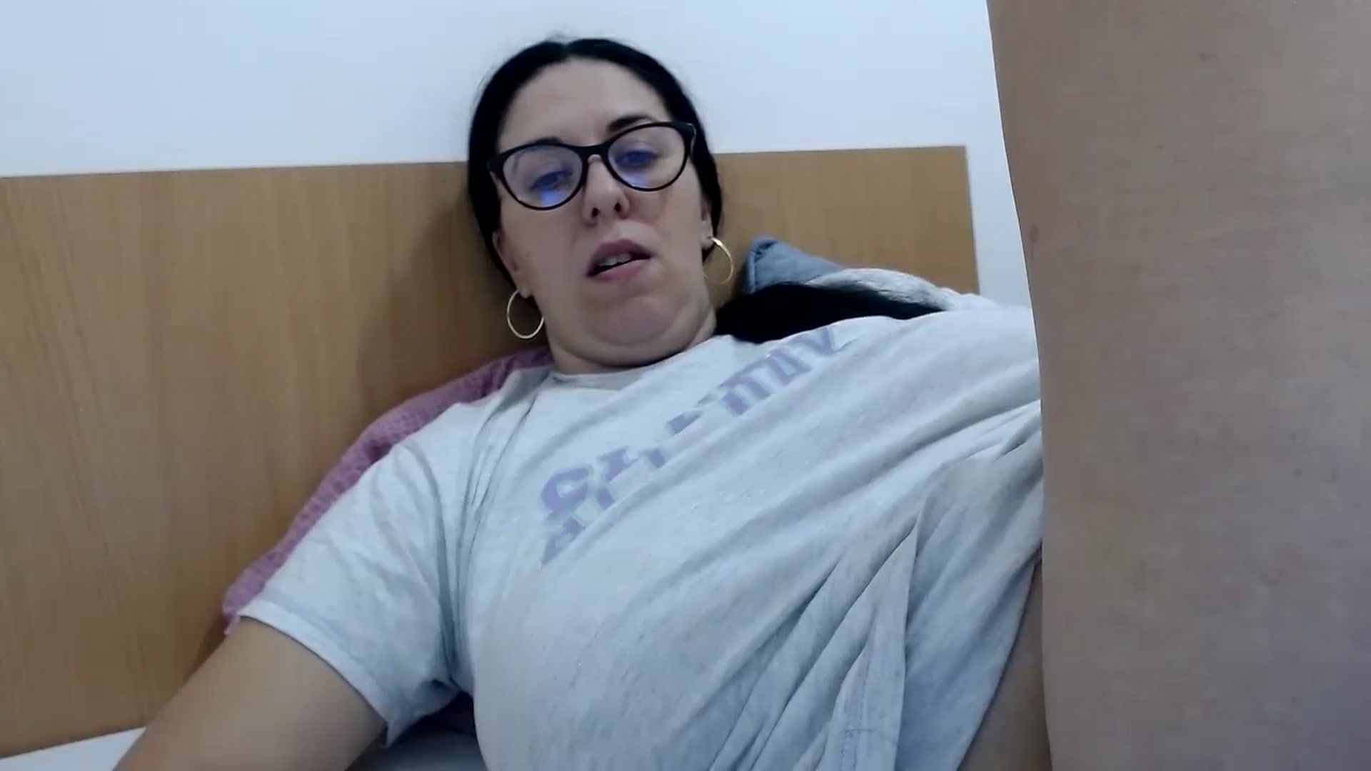 Gallery image thumbnail from Aliceblack24's myfreecams stream on, 10/27/2023, 13:19 image 15 of 20