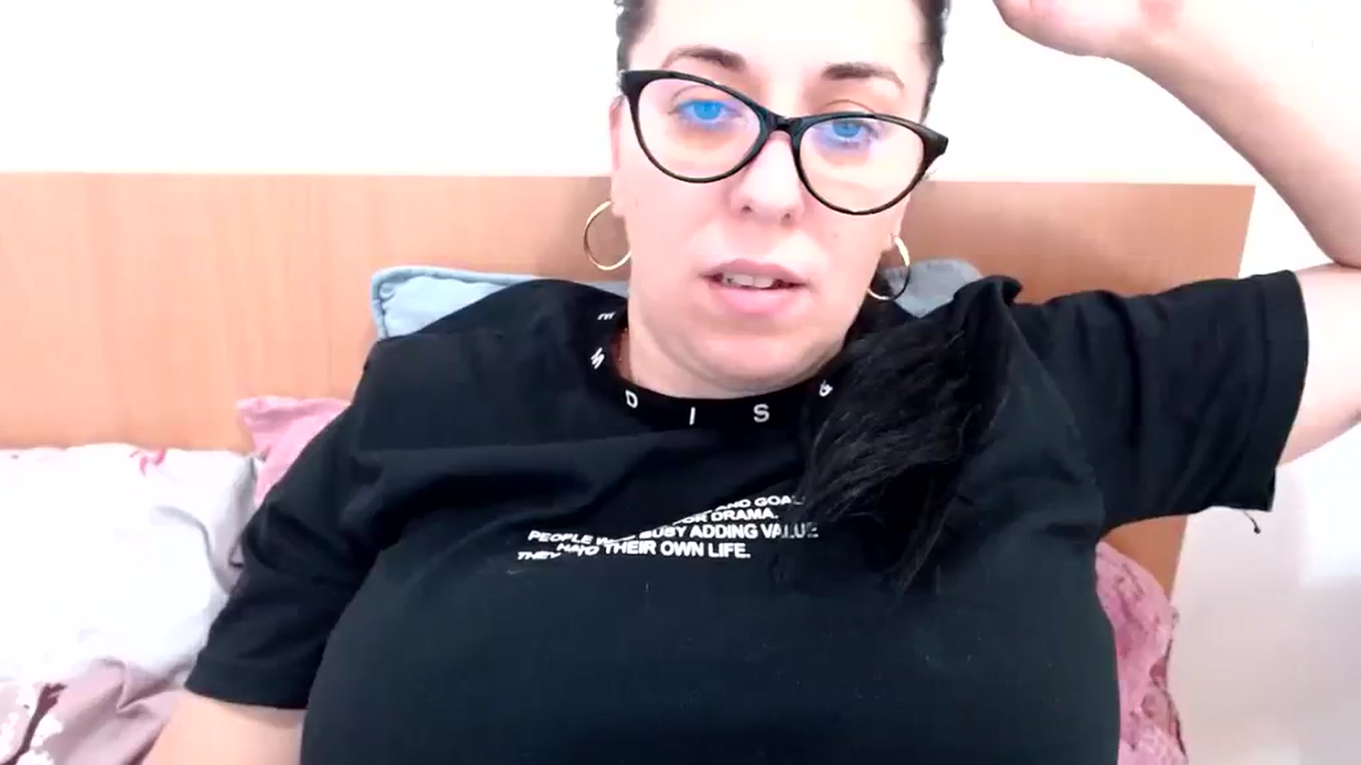 Gallery image thumbnail from Aliceblack24's myfreecams stream on, 10/28/2023, 12:07 image 13 of 20