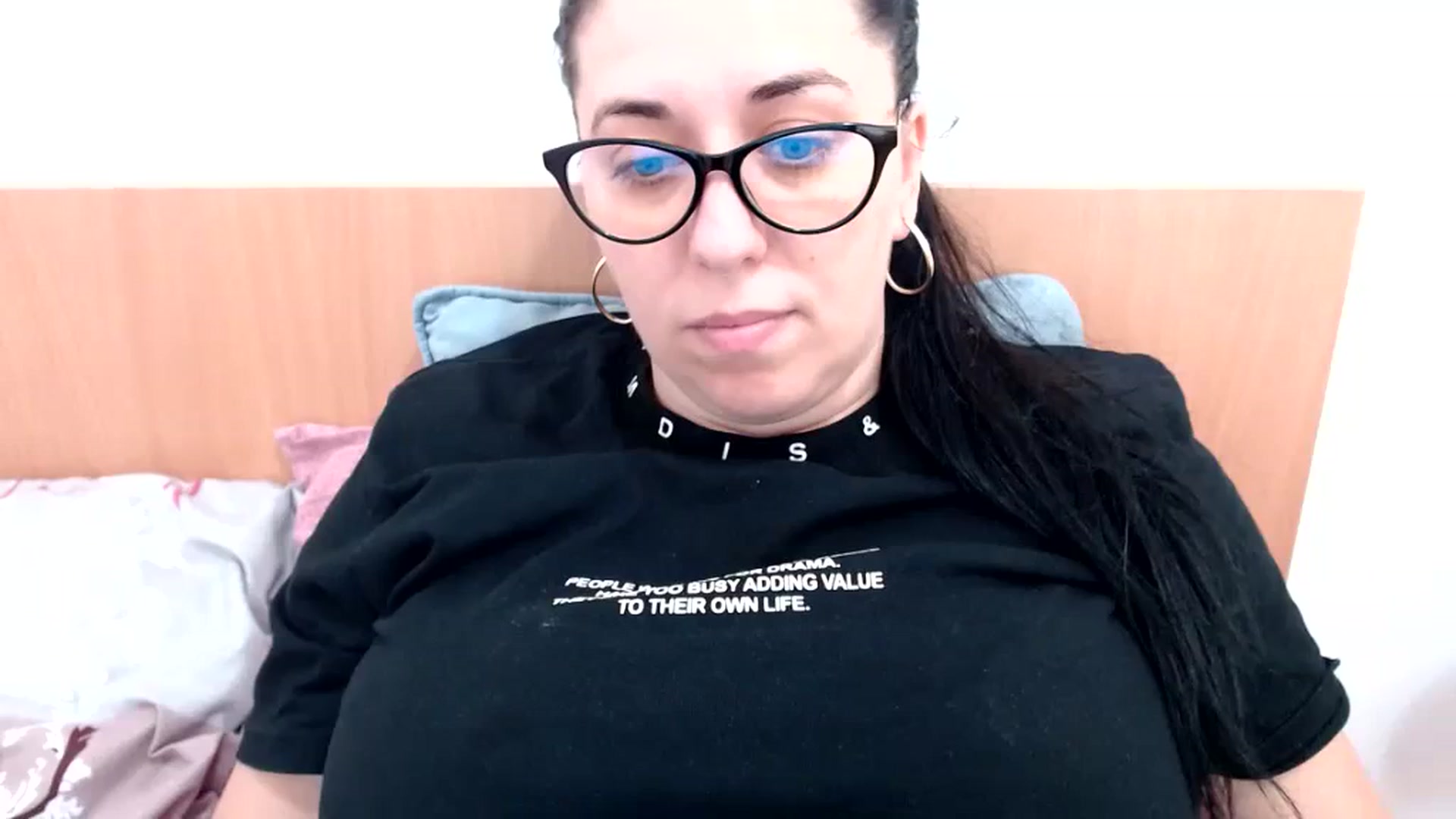 Gallery image thumbnail from Aliceblack24's myfreecams stream on, 10/28/2023, 12:07 image 11 of 20