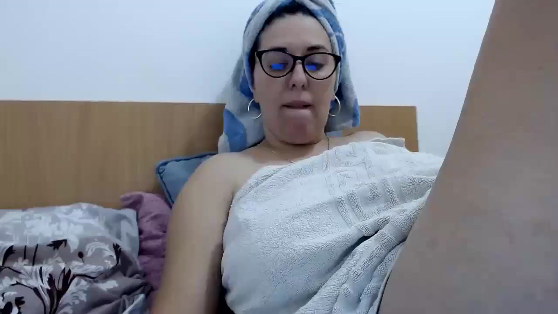 Gallery image thumbnail from Aliceblack24's myfreecams stream on, 10/28/2023, 14:34 image 8 of 20