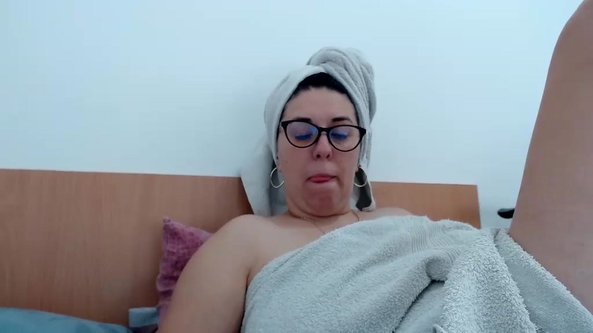 Gallery image thumbnail from Aliceblack24's myfreecams stream on, 10/30/2023, 13:16 image 6 of 20