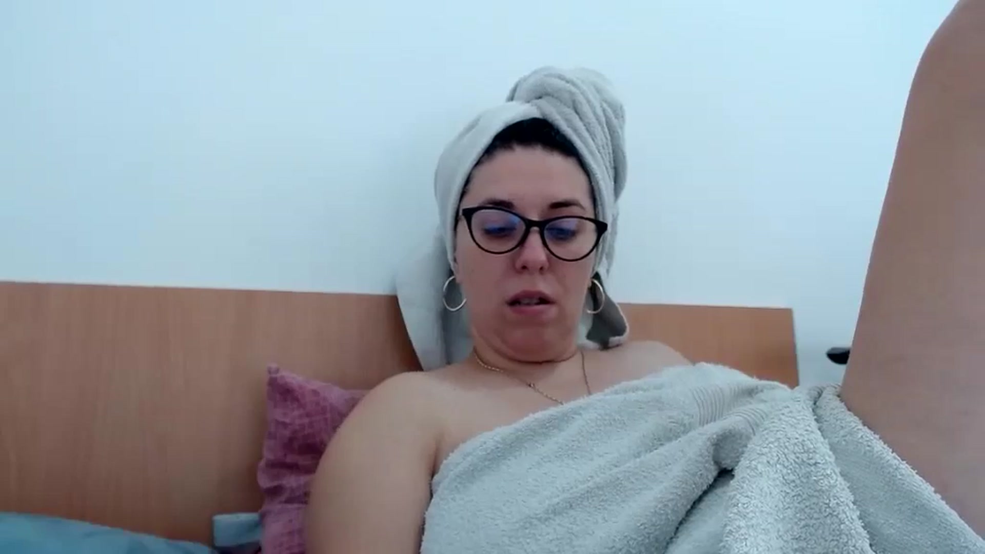 Gallery image thumbnail from Aliceblack24's myfreecams stream on, 10/30/2023, 13:16 image 9 of 20