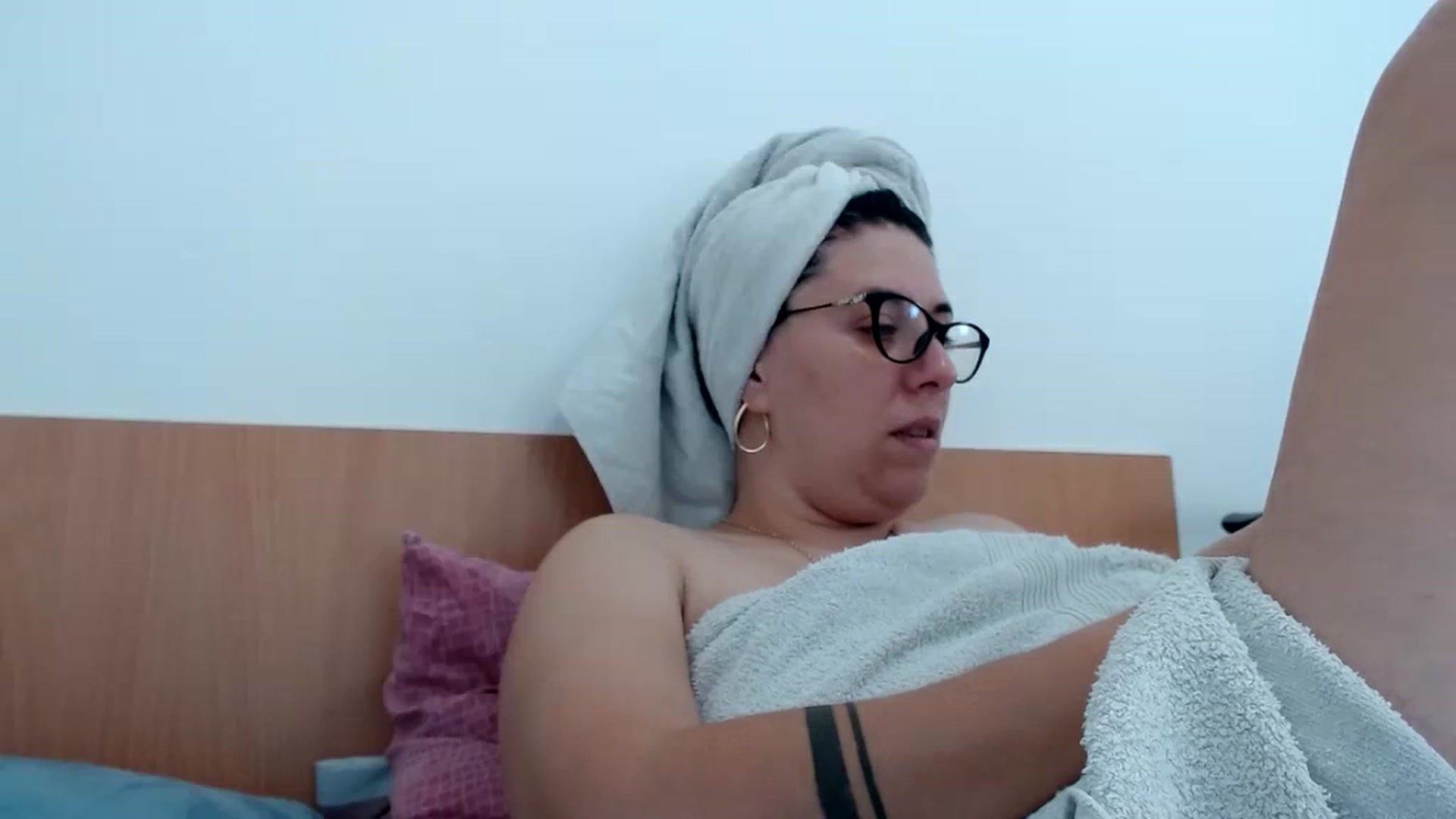 Gallery image thumbnail from Aliceblack24's myfreecams stream on, 10/30/2023, 13:16 image 5 of 20