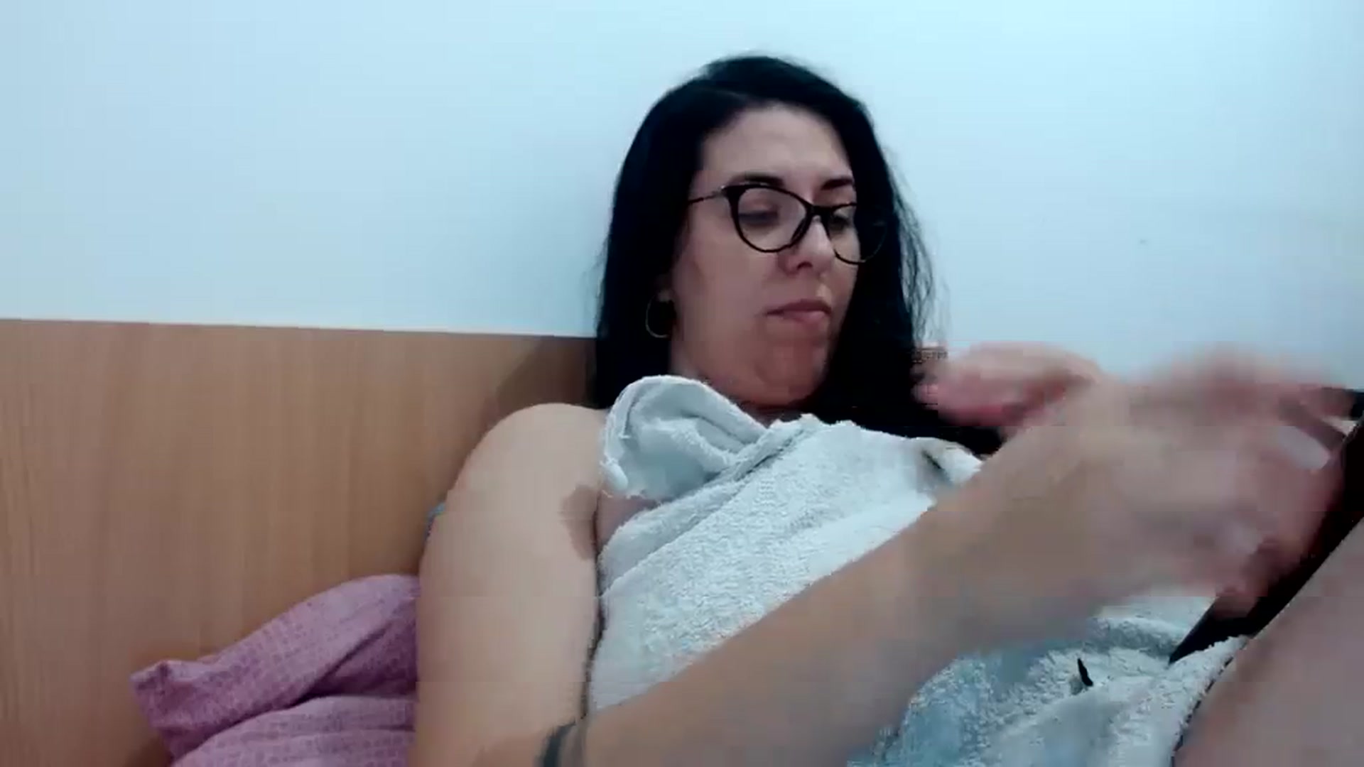 Gallery image thumbnail from Aliceblack24's myfreecams stream on, 11/01/2023, 14:09 image 19 of 20