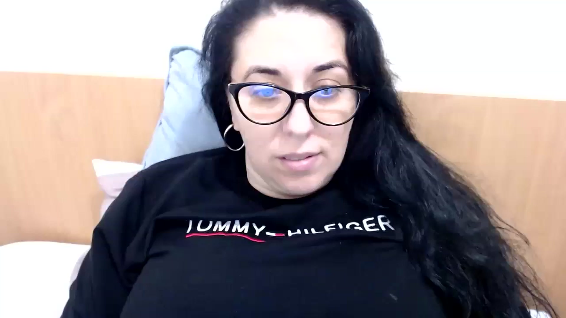 Gallery image thumbnail from Aliceblack24's myfreecams stream on, 11/04/2023, 13:04 image 19 of 20