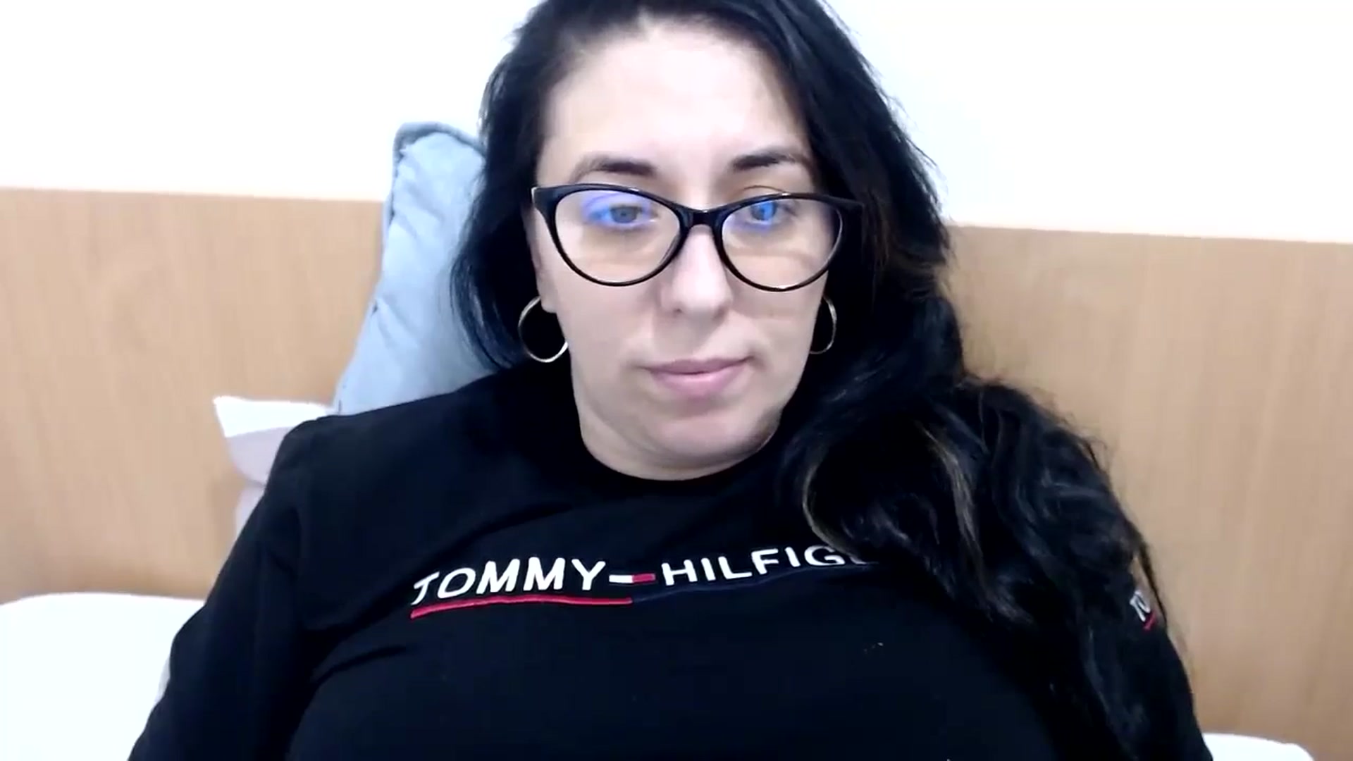 Gallery image thumbnail from Aliceblack24's myfreecams stream on, 11/04/2023, 13:04 image 11 of 20