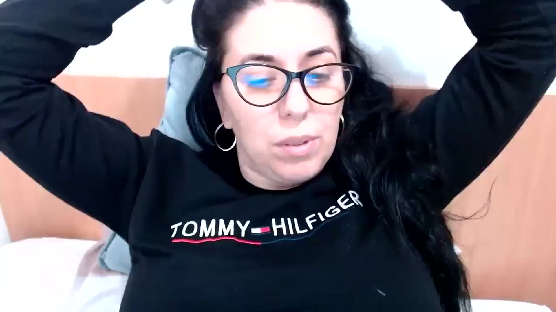 Gallery image thumbnail from Aliceblack24's myfreecams stream on, 11/04/2023, 13:04 image 15 of 20