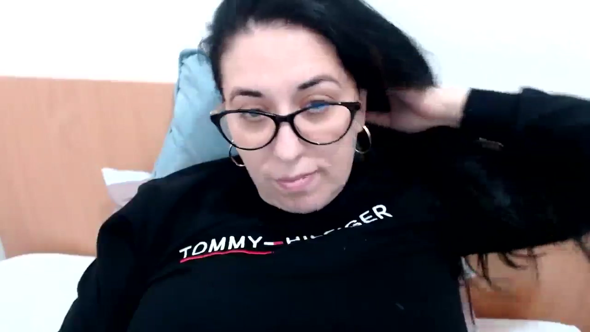 Gallery image thumbnail from Aliceblack24's myfreecams stream on, 11/04/2023, 13:04 image 18 of 20