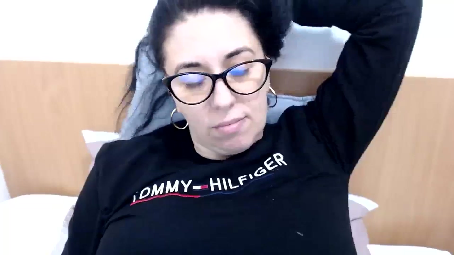 Gallery image thumbnail from Aliceblack24's myfreecams stream on, 11/04/2023, 13:04 image 16 of 20