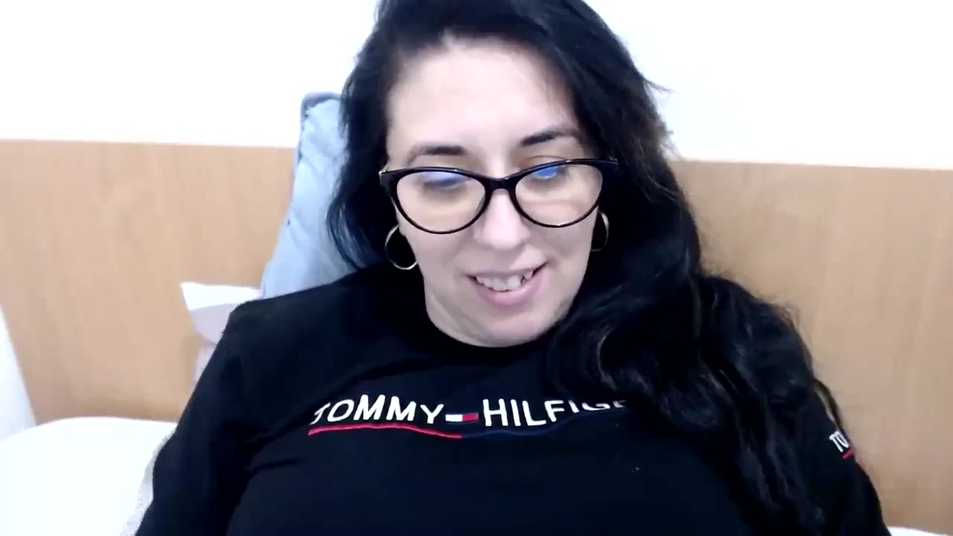 Gallery image thumbnail from Aliceblack24's myfreecams stream on, 11/04/2023, 13:04 image 12 of 20