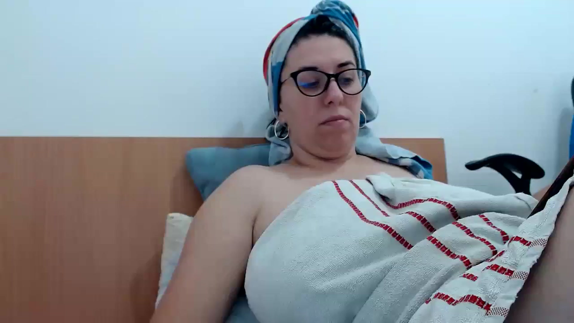 Gallery image thumbnail from Aliceblack24's myfreecams stream on, 11/06/2023, 11:25 image 8 of 20