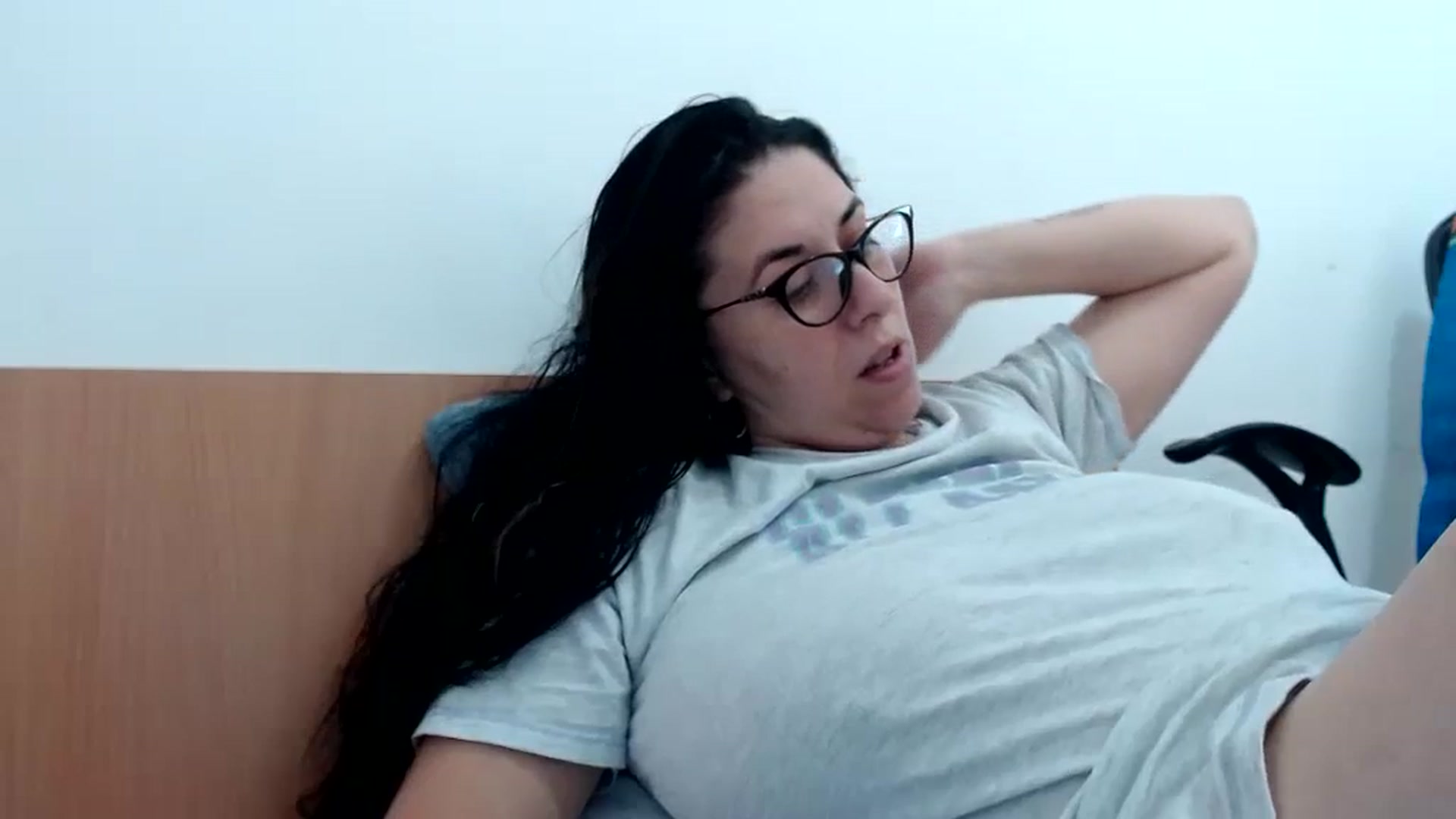 Gallery image thumbnail from Aliceblack24's myfreecams stream on, 11/06/2023, 12:00 image 5 of 20