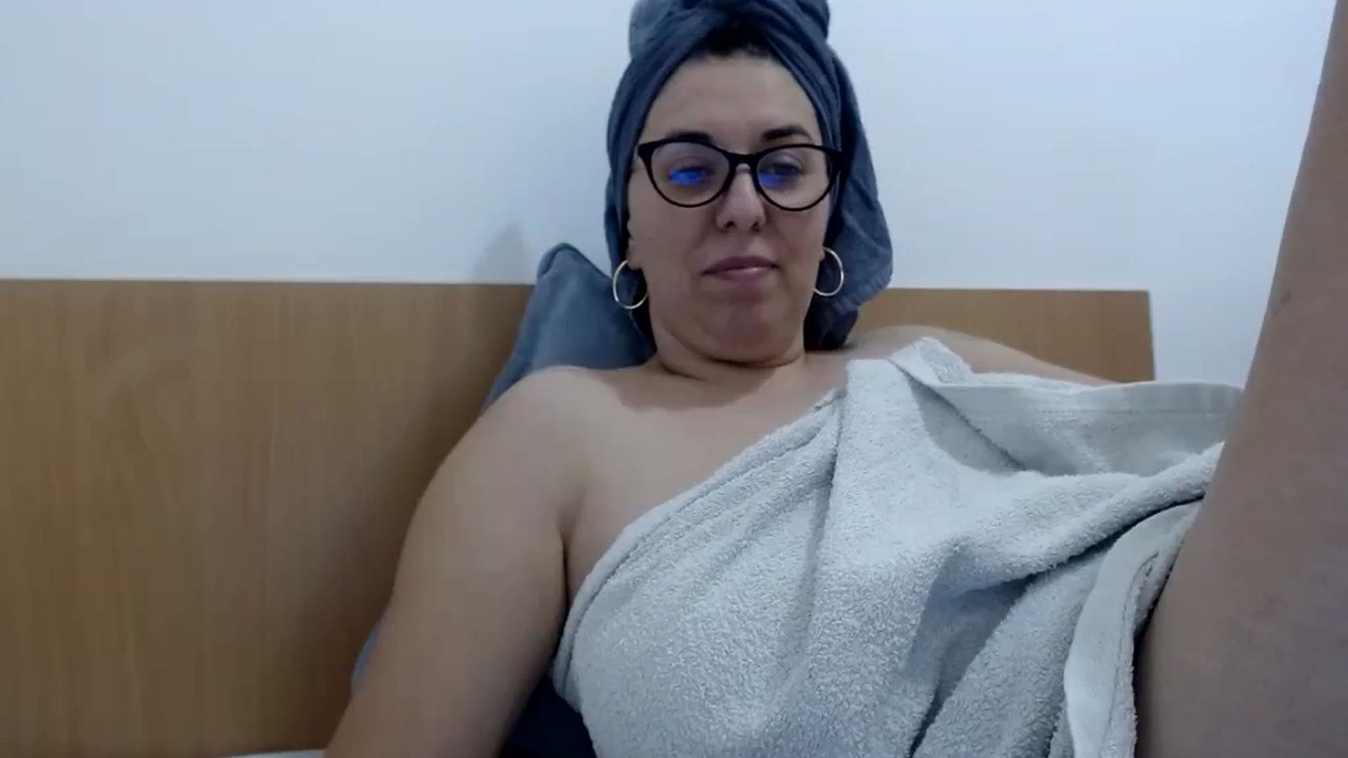 Gallery image thumbnail from Aliceblack24's myfreecams stream on, 11/12/2023, 12:29 image 20 of 20