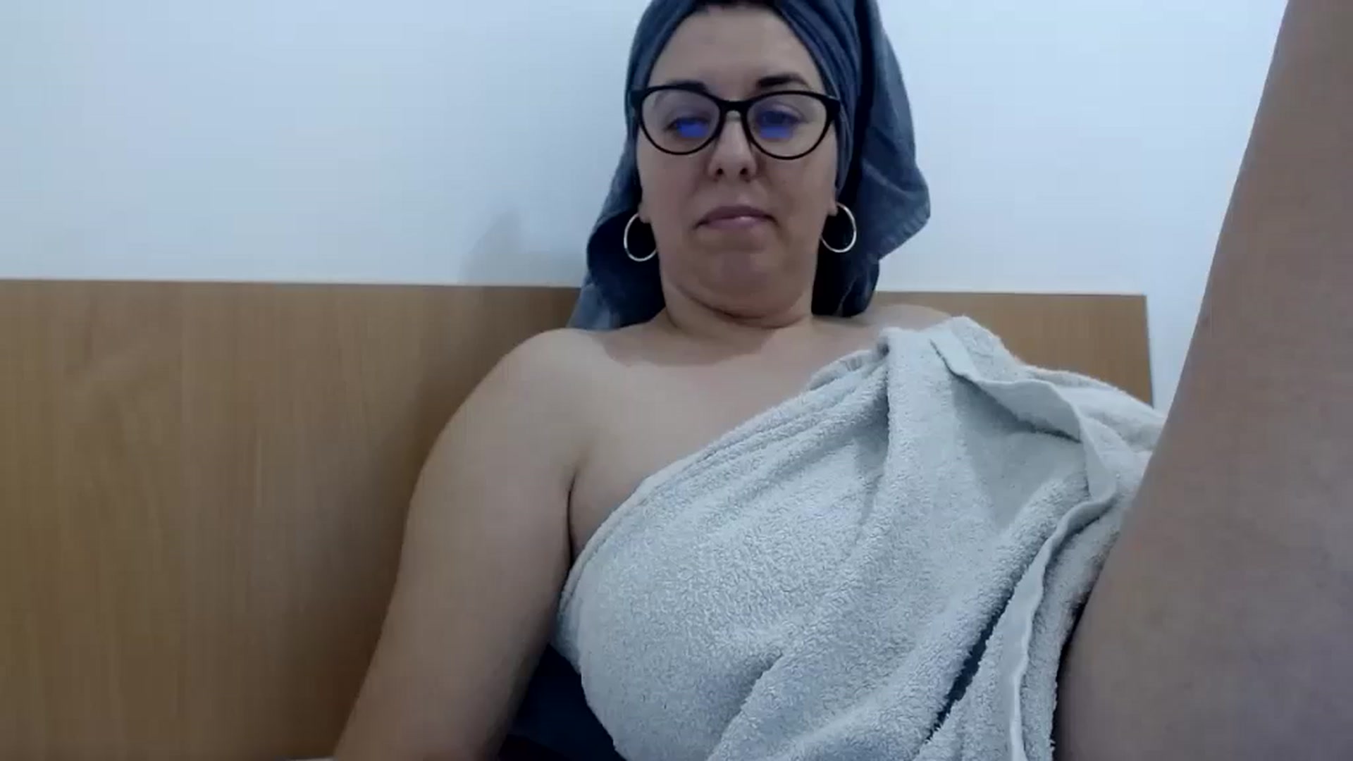 Gallery image thumbnail from Aliceblack24's myfreecams stream on, 11/12/2023, 12:29 image 2 of 20