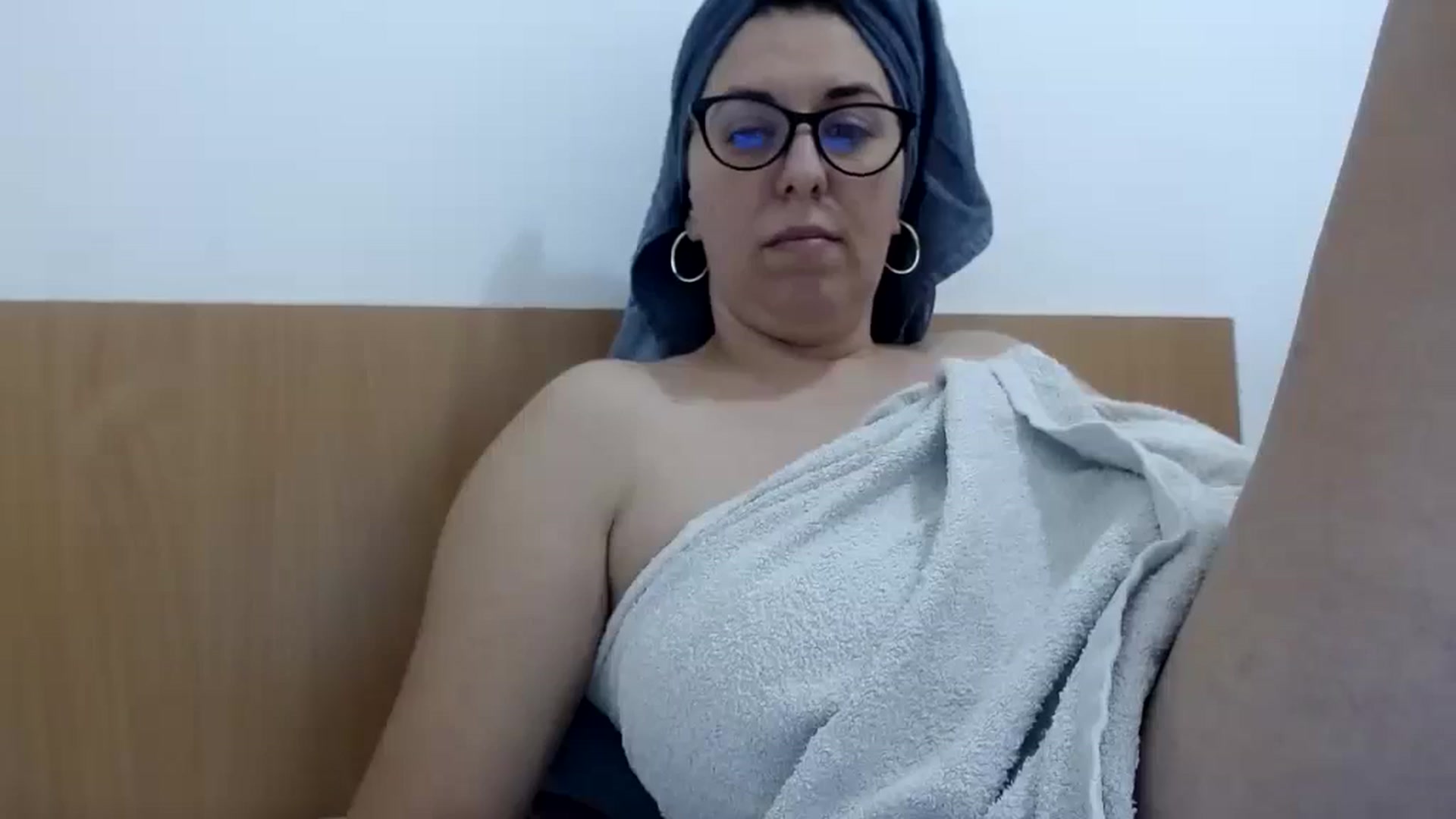 Gallery image thumbnail from Aliceblack24's myfreecams stream on, 11/12/2023, 12:29 image 5 of 20