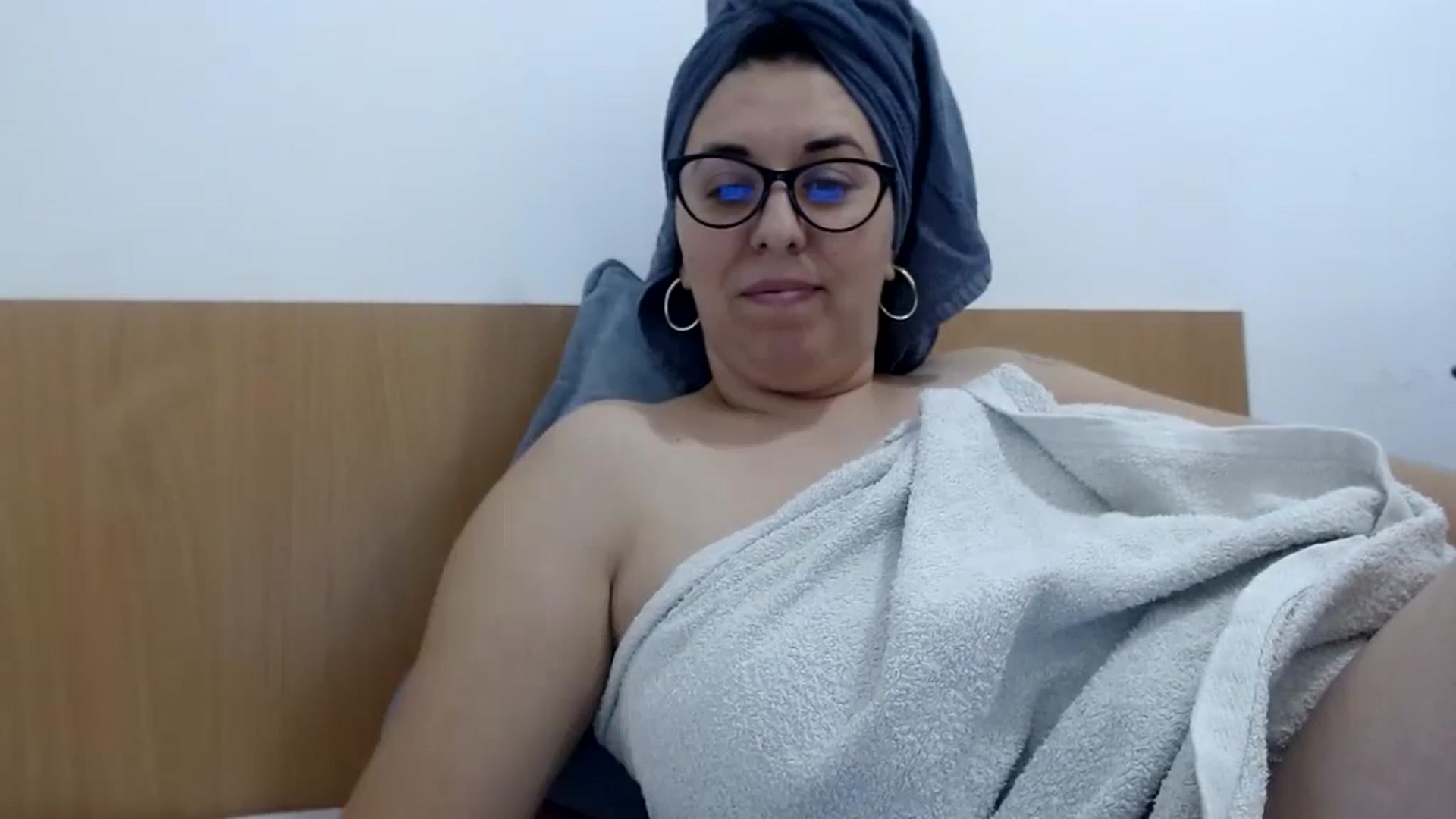 Gallery image thumbnail from Aliceblack24's myfreecams stream on, 11/12/2023, 12:29 image 18 of 20